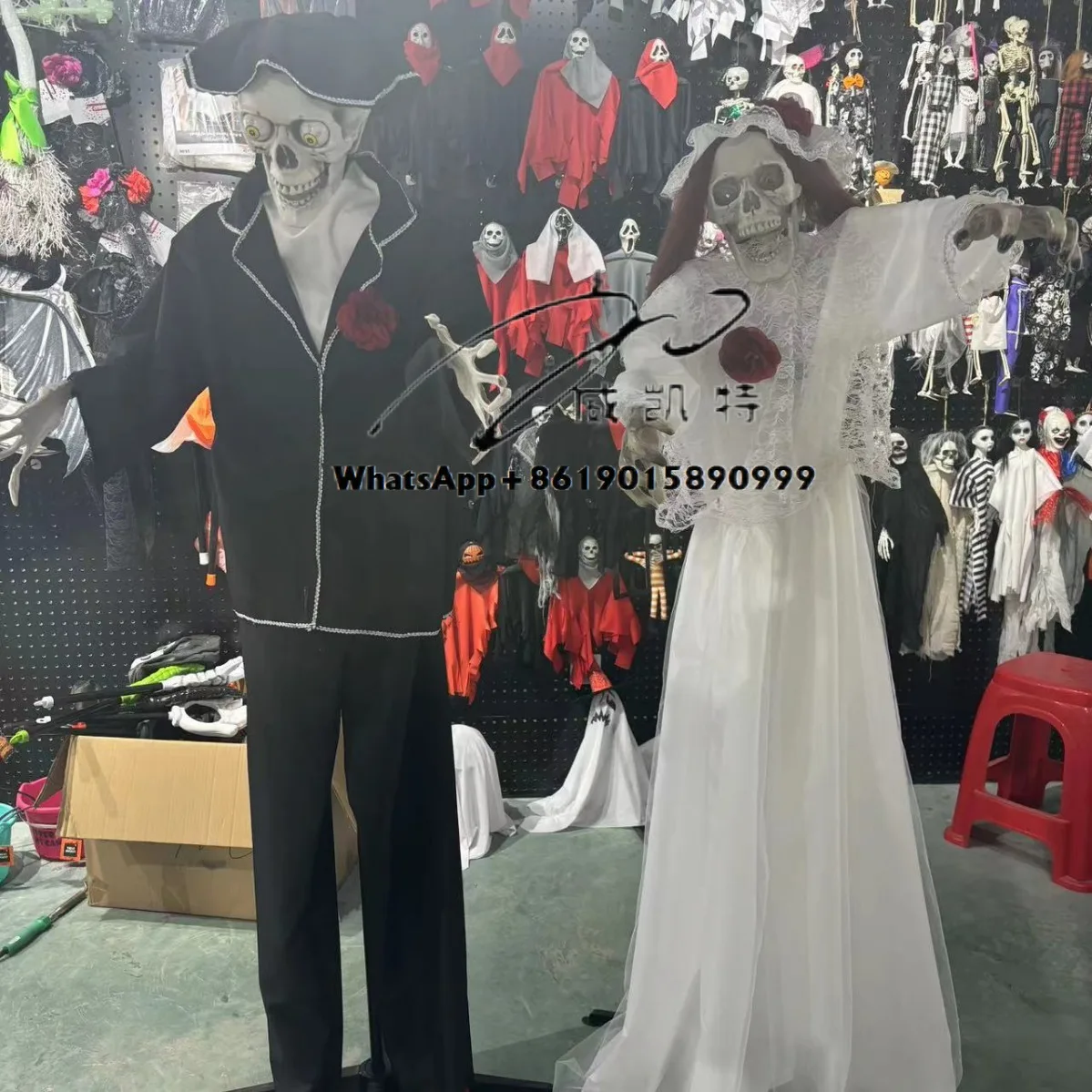 Halloween new large simulation skeleton ghost groom ghost bride haunted house secret room trick props ornament
Halloween new large simulation skeleton ghost groom ghost bride haunted house secret room trick props ornament