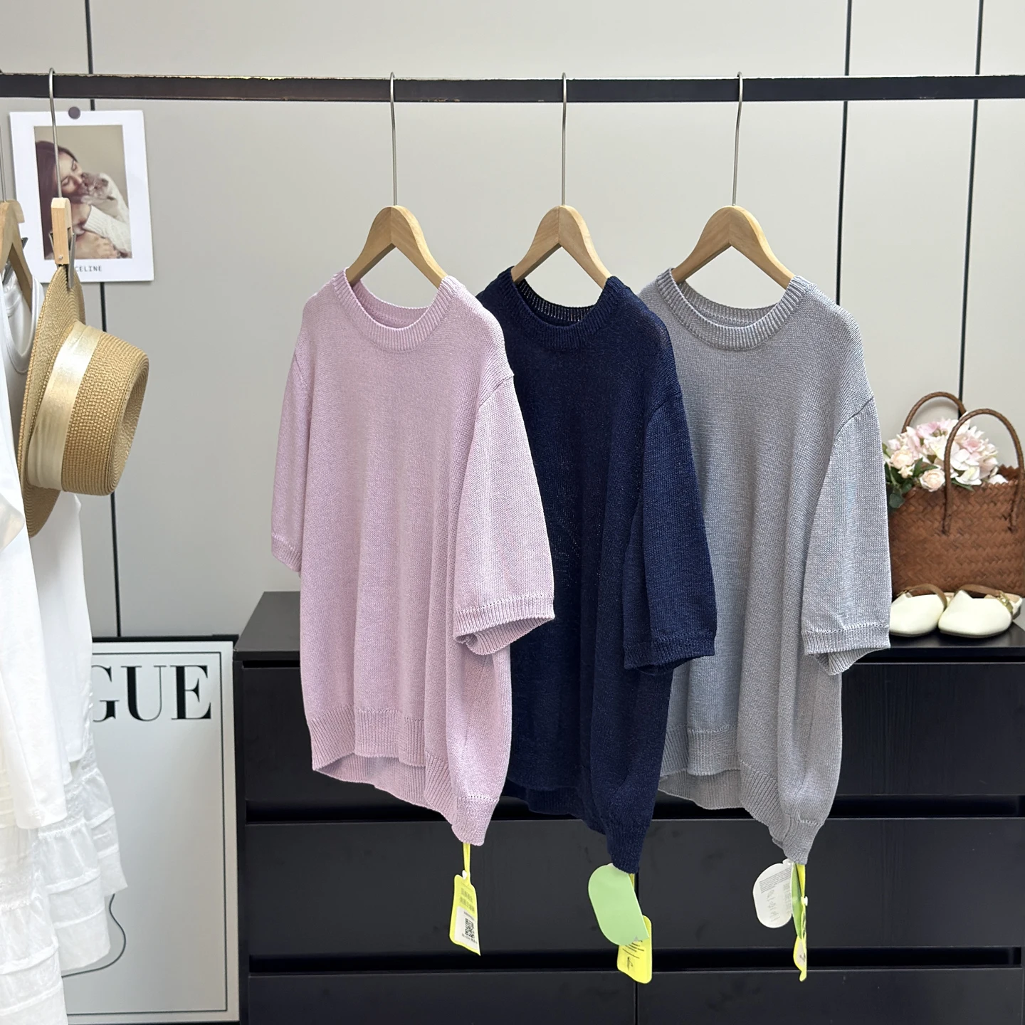 Lightweight Breathable Short Sleeve Knitted Top Paper Silk Drapey Loose Fit round Neck Summer Commute Style Single Piece
Lightweight Breathable Short Sleeve Knitted Top Paper Silk Drapey Loose Fit round Neck Summer Commute Style Single Piece