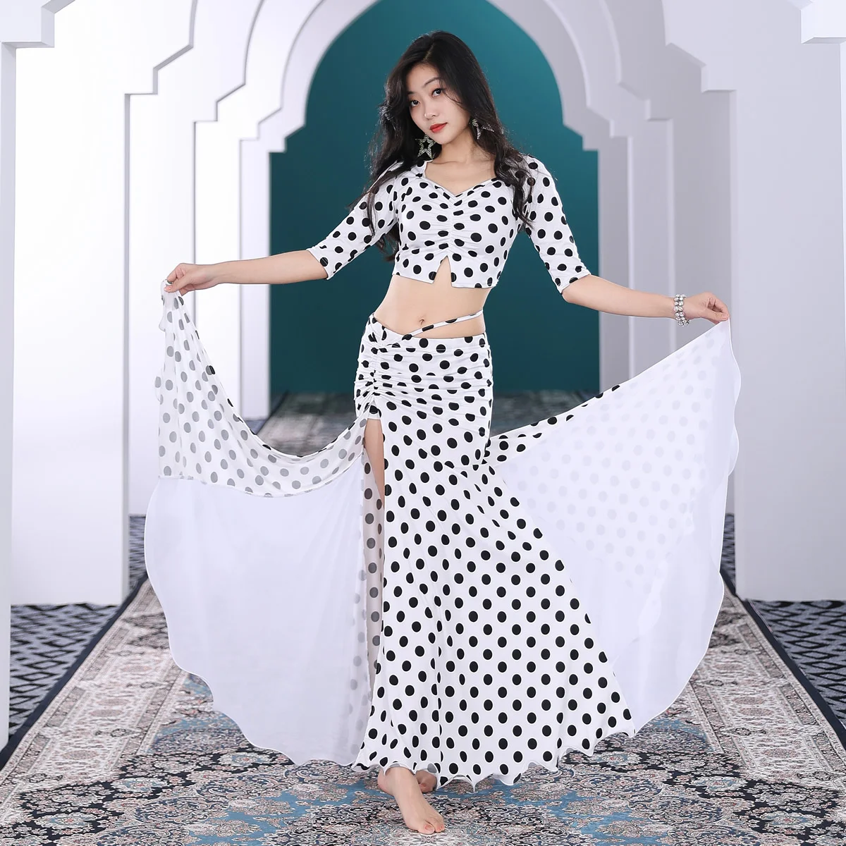 Belly Dance Costume Set for Women Practice Suit Sexy Wave Point Long Skirt Suit Oriental Dance Performance Clothes Group Outfit
Belly Dance Costume Set for Women Practice Suit Sexy Wave Point Long Skirt Suit Oriental Dance Performance Clothes Group Outfit