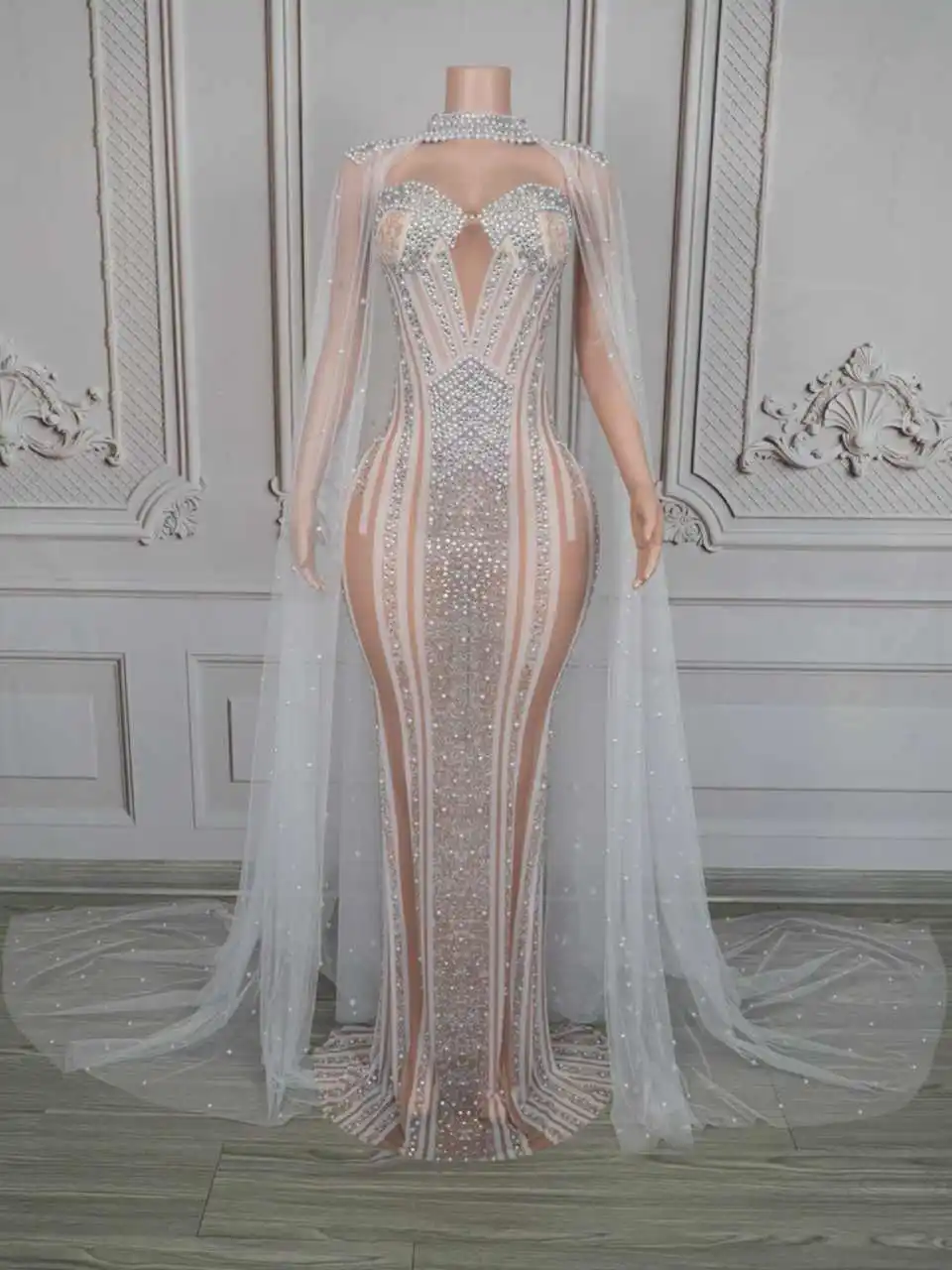 Elegant White Pearls Rhinestones Long Cloak Dress Sexy See Through Evening Birthday Celebrate Prom Dresses Photo Shoot Wear
Elegant White Pearls Rhinestones Long Cloak Dress Sexy See Through Evening Birthday Celebrate Prom Dresses Photo Shoot Wear