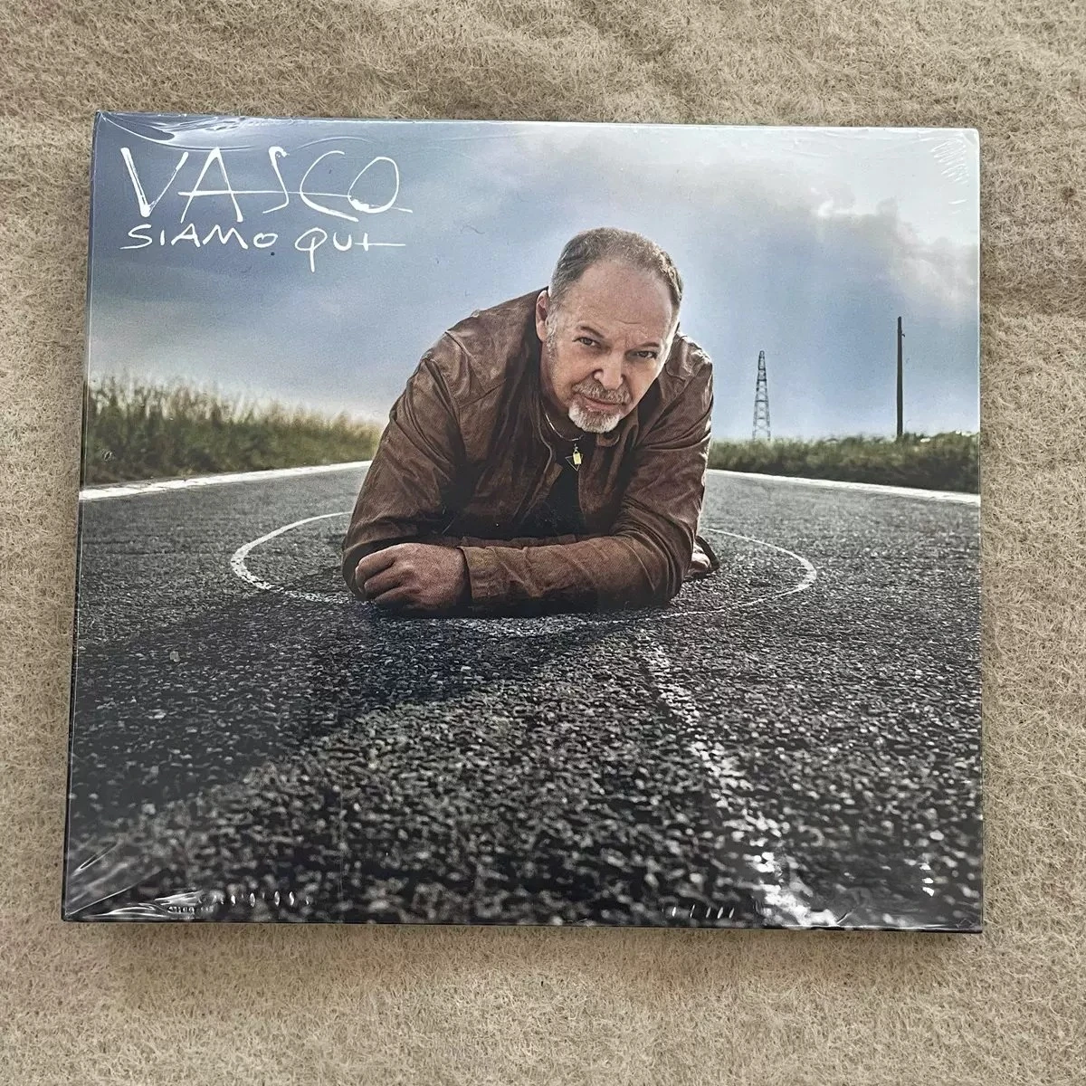 In Stock Vasco Rossi Siamo Qui Digisleeve CD, Italian Classic Hard Rock Album, Brand New Sealed Studio Record
In Stock Vasco Rossi Siamo Qui Digisleeve CD, Italian Classic Hard Rock Album, Brand New Sealed Studio Record