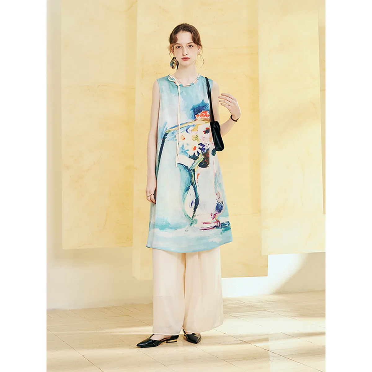 Elegant Chinese-Style Dome Flower Print Vest Dress with Drawstring Tie-Up
Elegant Chinese-Style Dome Flower Print Vest Dress with Drawstring Tie-Up