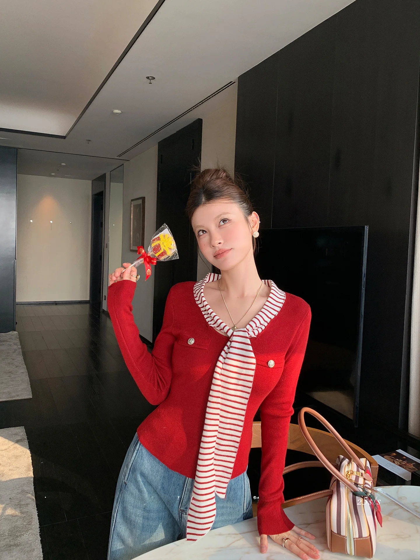 LIONE Salt Series Naval Sle Striped Splice Design Knitwear V-ne Long Sve Slim Fit Color Blo Knot Winter Women's Top
LIONE Salt Series Naval Sle Striped Splice Design Knitwear V-ne Long Sve Slim Fit Color Blo Knot Winter Women's Top