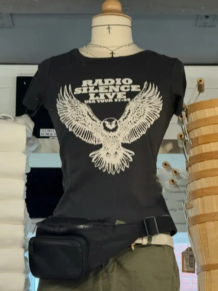 Женский укороченный топ с принтом Black Eagle, простой хлопковый топ с круглым вырезом, облегающая футболка с коротким рукавом, винтажный модный топ в стиле Y2K
Женский укороченный топ с принтом Black Eagle, простой хлопковый топ с круглым вырезом, облегающая футболка с коротким рукавом, винтажный модный топ в стиле Y2K