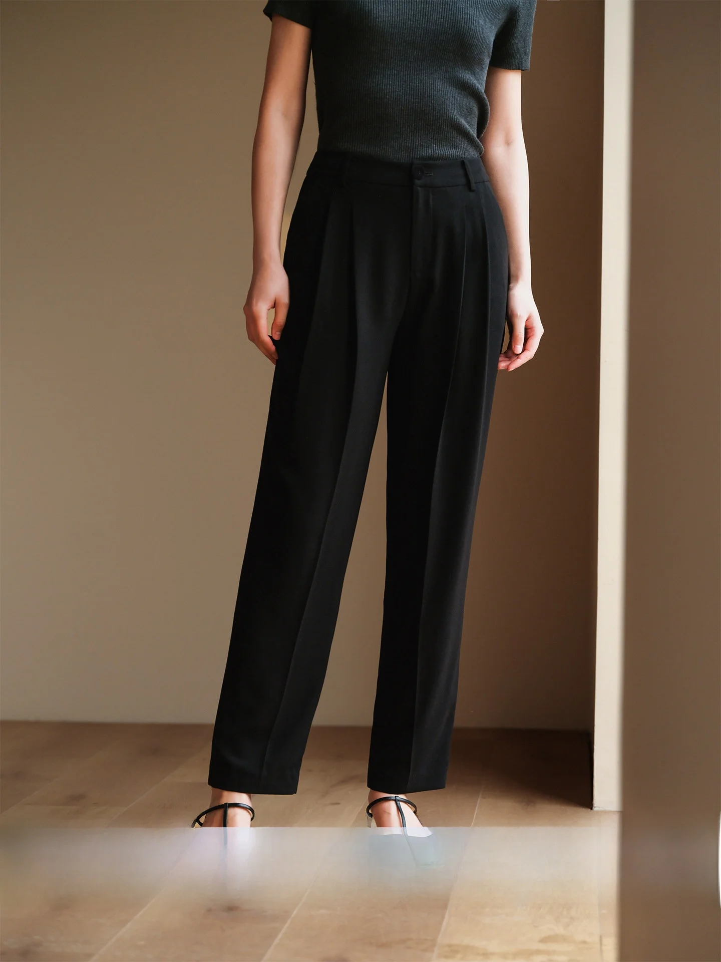 Chimei Rihua Intellectual Molecule 2-acetate Commuter Black Slim Fit Tapered Pants Versatile Casual Pants for Women
Chimei Rihua Intellectual Molecule 2-acetate Commuter Black Slim Fit Tapered Pants Versatile Casual Pants for Women