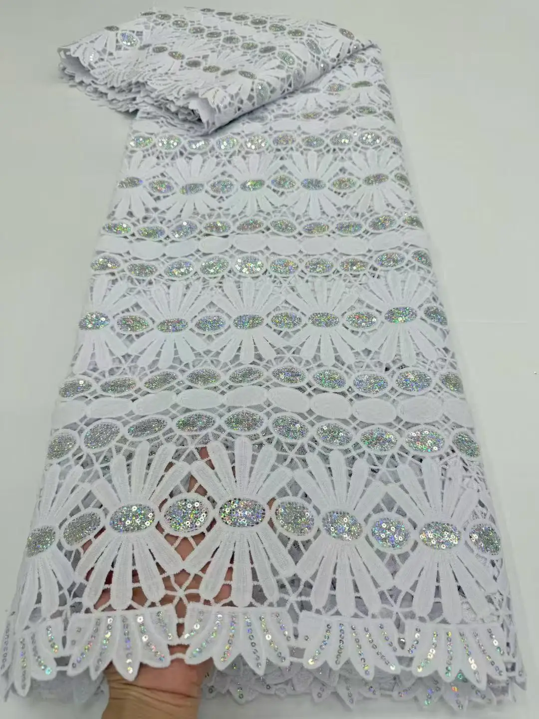 Африканский шнур, кружевная ткань, многоцветный, водорастворимый, 2022, высокое качество, французское гипюровое кружево для шитья, нигерийское свадебное платье 
Африканский шнур, кружевная ткань, многоцветный, водорастворимый, 2022, высокое качество, французское гипюровое кружево для шитья, нигерийское свадебное платье