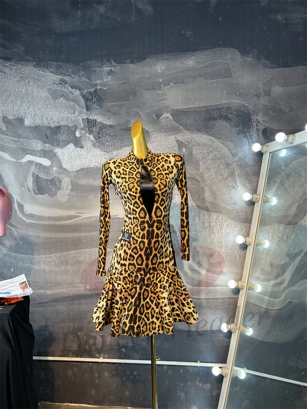 Latin Dance Adult And Children'S Dress AB Stone High-End Custom Backless Strap Leopard Print Dress ChaCha Tango Women'S Clothing
Latin Dance Adult And Children'S Dress AB Stone High-End Custom Backless Strap Leopard Print Dress ChaCha Tango Women'S Clothing