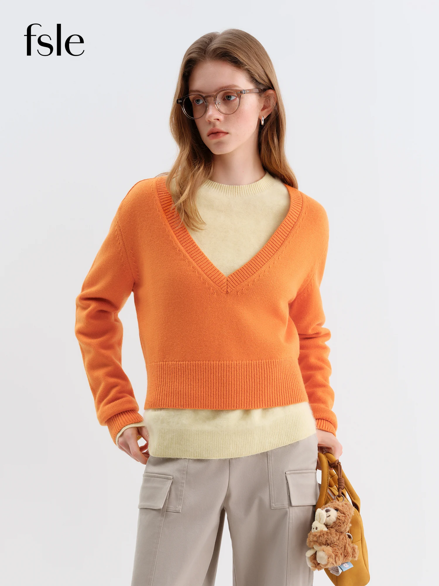 FSLE 2025 Winter Women's V-Neck Loose Knit Sweater Oversized Pullover Soft Wool Blend Top Cozy Fall Fashion Casual Long Sleeve
FSLE 2025 Winter Women's V-Neck Loose Knit Sweater Oversized Pullover Soft Wool Blend Top Cozy Fall Fashion Casual Long Sleeve