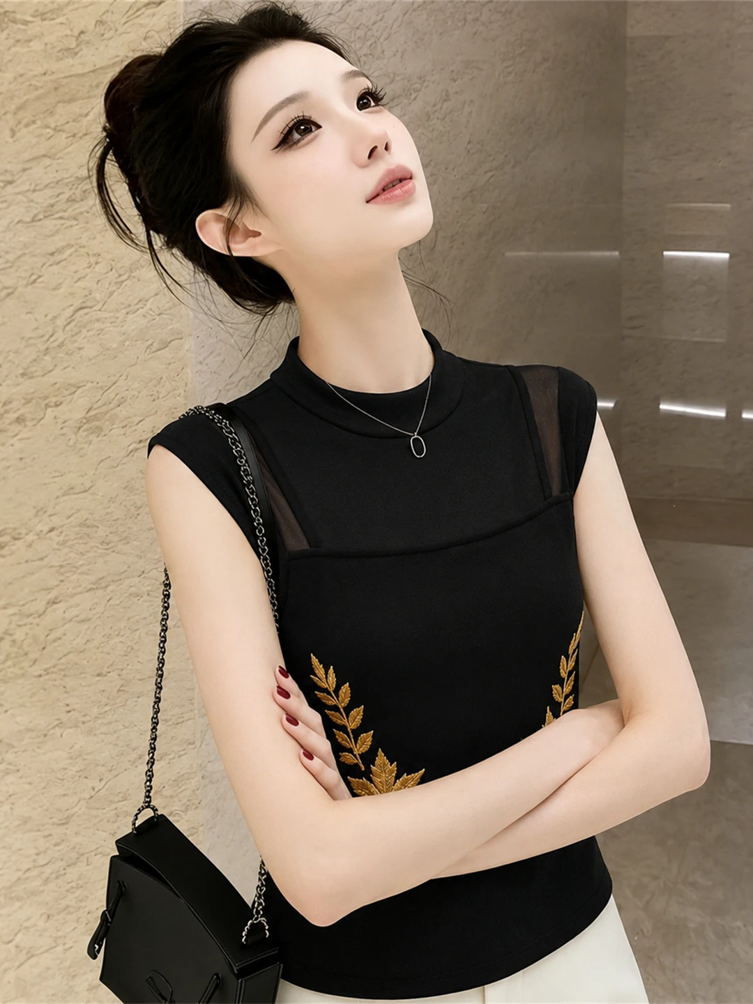 Stunning Black Mesh Splice Sleeveless Top Women's Design Sensation Summer 2026 Korean Style Straight Cut Inner Wear T-shirt
Stunning Black Mesh Splice Sleeveless Top Women's Design Sensation Summer 2026 Korean Style Straight Cut Inner Wear T-shirt