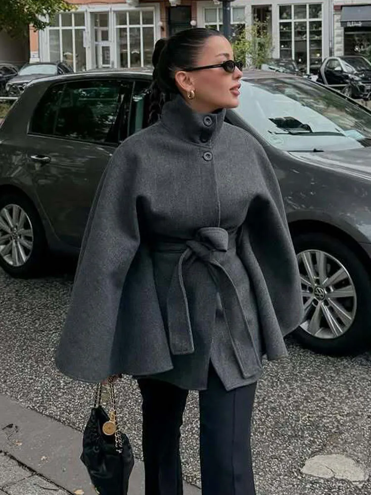 HH женская новая зимняя модная накидка с высоким воротником, стильный пояс на пуговицах, тонкое пальто, женская темпераментная уличная повседневная универсальная куртка
HH женская новая зимняя модная накидка с высоким воротником, стильный пояс на пуговицах, тонкое пальто, женская темпераментная уличная повседневная универсальная куртка