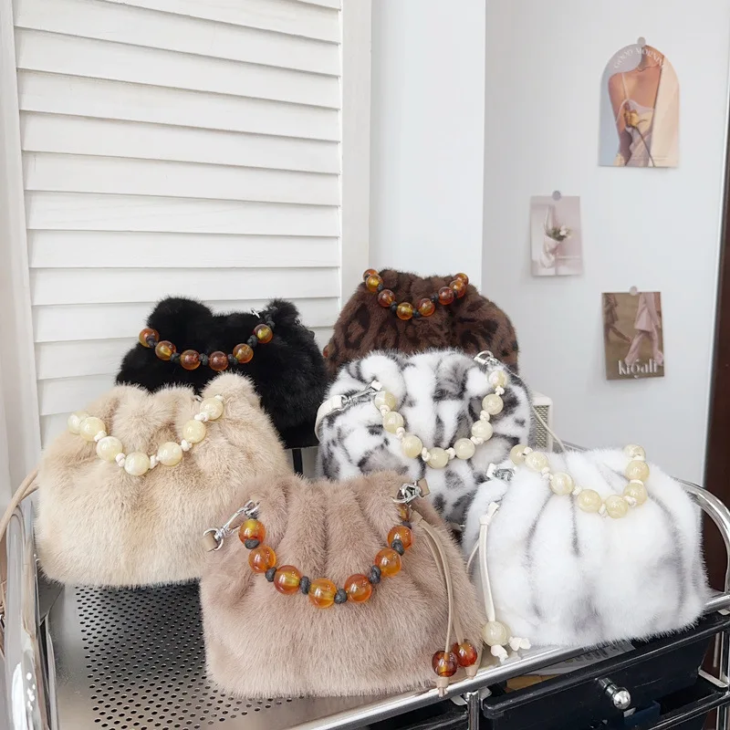 Luxury Faux Fur Ladies Shoulder Bags Soft Plush Female Evening Clutch Purse Handbags Women's Tote Fluffy Crossbody Bag
Luxury Faux Fur Ladies Shoulder Bags Soft Plush Female Evening Clutch Purse Handbags Women's Tote Fluffy Crossbody Bag