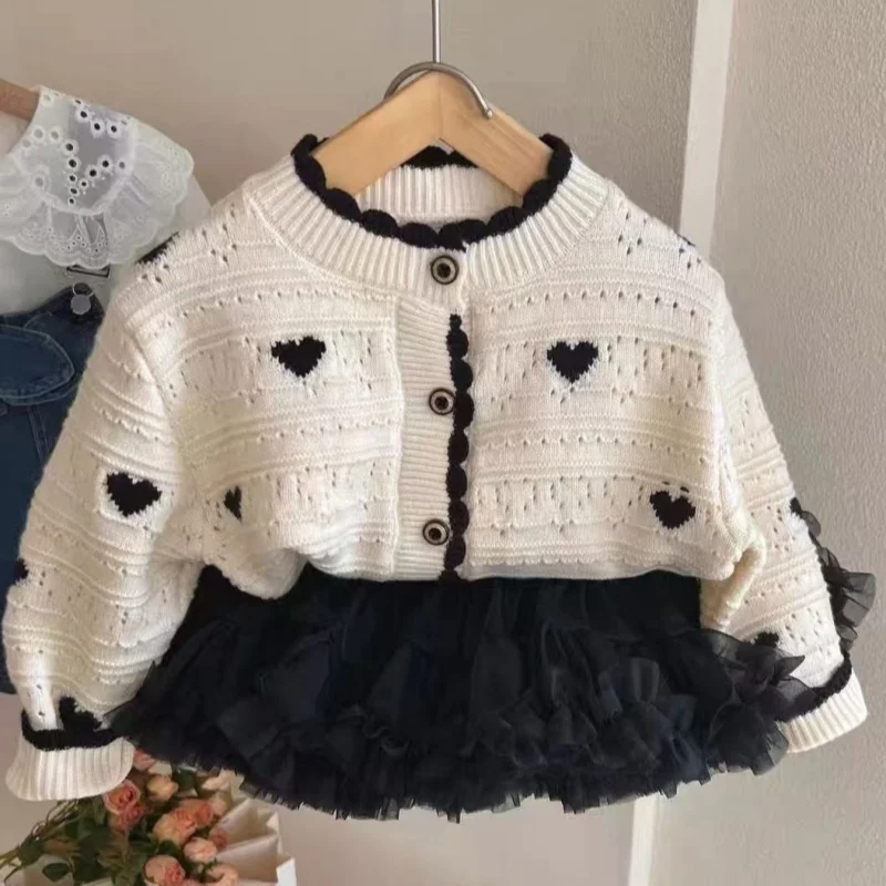 Girls' New Spring Sweater Cardigan Fashionable and Versatile Single-Breasted Heart Long-Sleeved Korean Style Baby Girl's Jacket
Girls' New Spring Sweater Cardigan Fashionable and Versatile Single-Breasted Heart Long-Sleeved Korean Style Baby Girl's Jacket