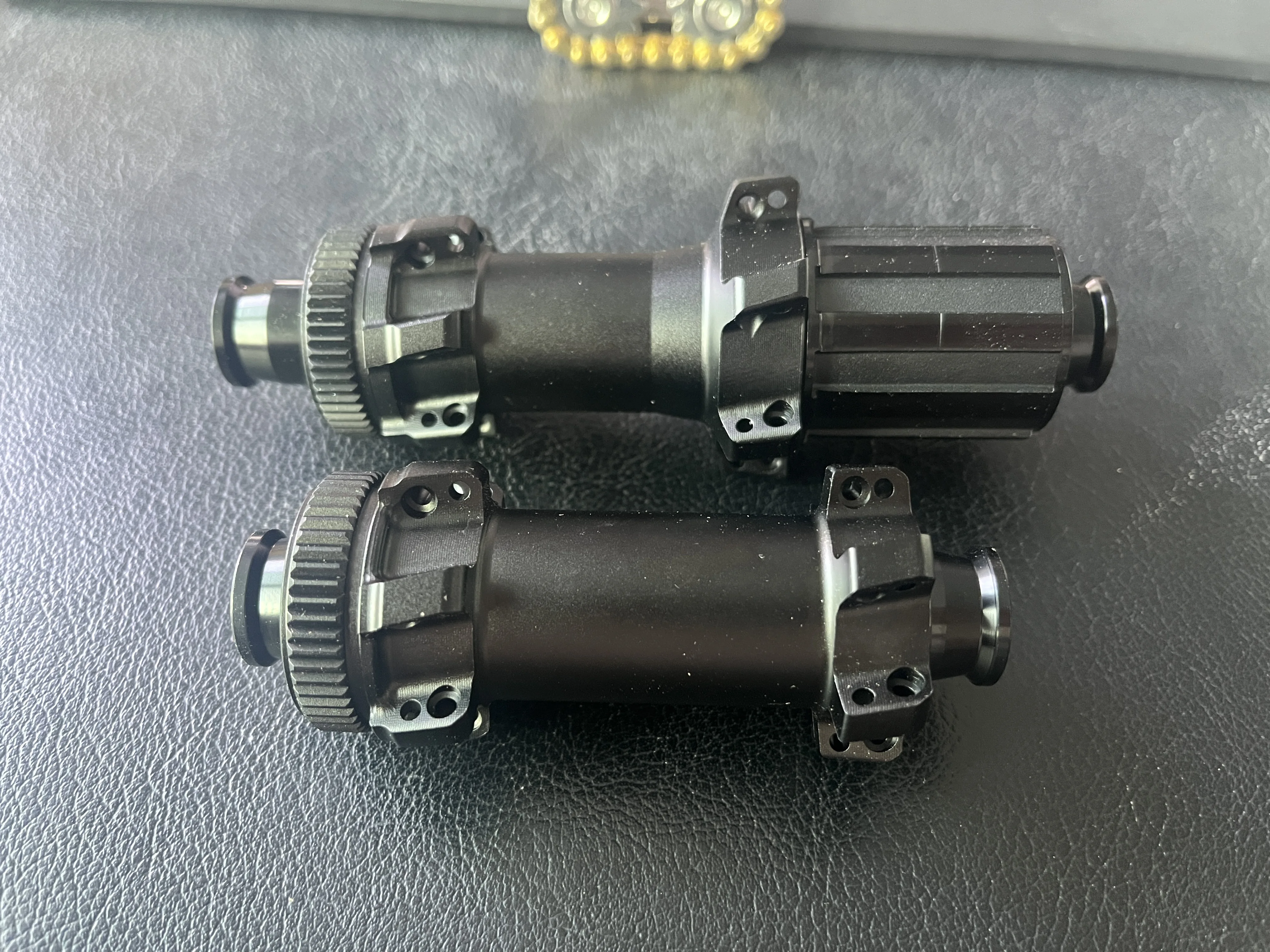 Super Light Disc Hub 24 Holes Center Lock Bearing Straight Pull Hub Front 12×100 Rear 12×142 Ratchet Hub
Super Light Disc Hub 24 Holes Center Lock Bearing Straight Pull Hub Front 12×100 Rear 12×142 Ratchet Hub