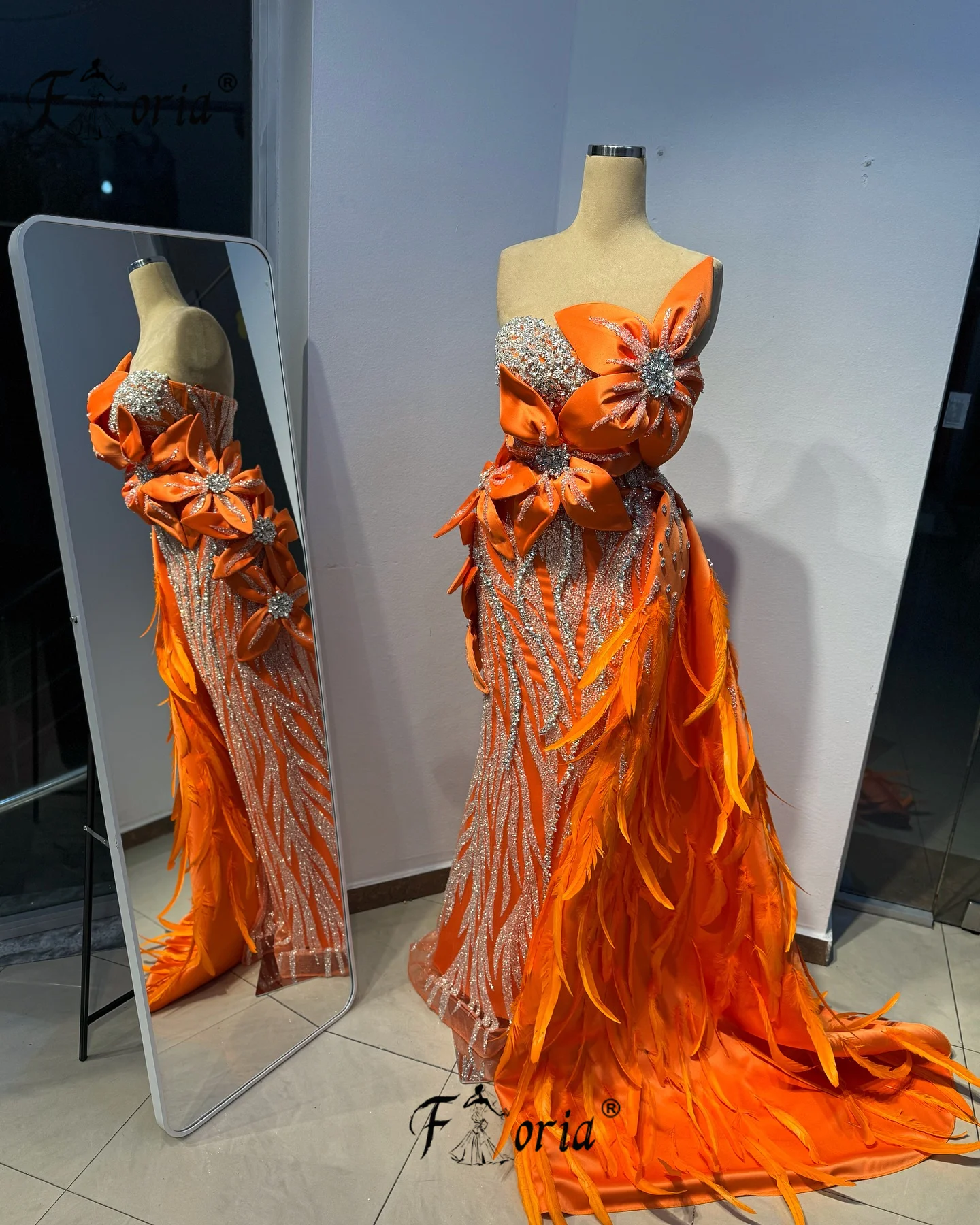 Luxurious Orange Celebrity Dress Customized Beaded Feathers Mermaid Dubai Woman Wedding Dresses Elegant Formal Robe de Soiree
Luxurious Orange Celebrity Dress Customized Beaded Feathers Mermaid Dubai Woman Wedding Dresses Elegant Formal Robe de Soiree