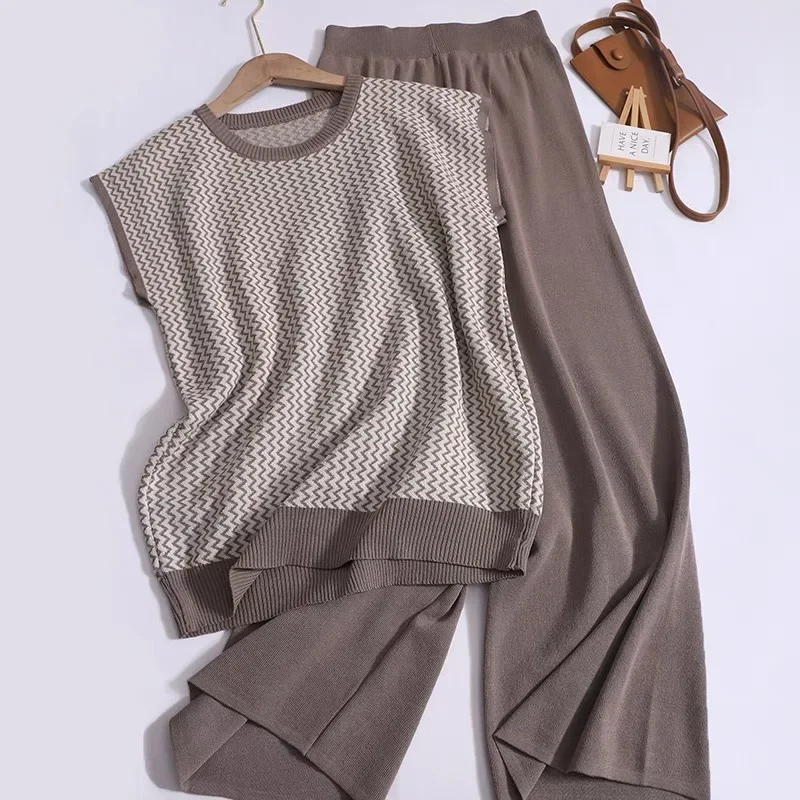 Women Summer New Loose Casual Knit Set Contrast Color Striped O-neck Sleeveless Tops and High Waist Solid Wide Leg Pants Outfit
Women Summer New Loose Casual Knit Set Contrast Color Striped O-neck Sleeveless Tops and High Waist Solid Wide Leg Pants Outfit