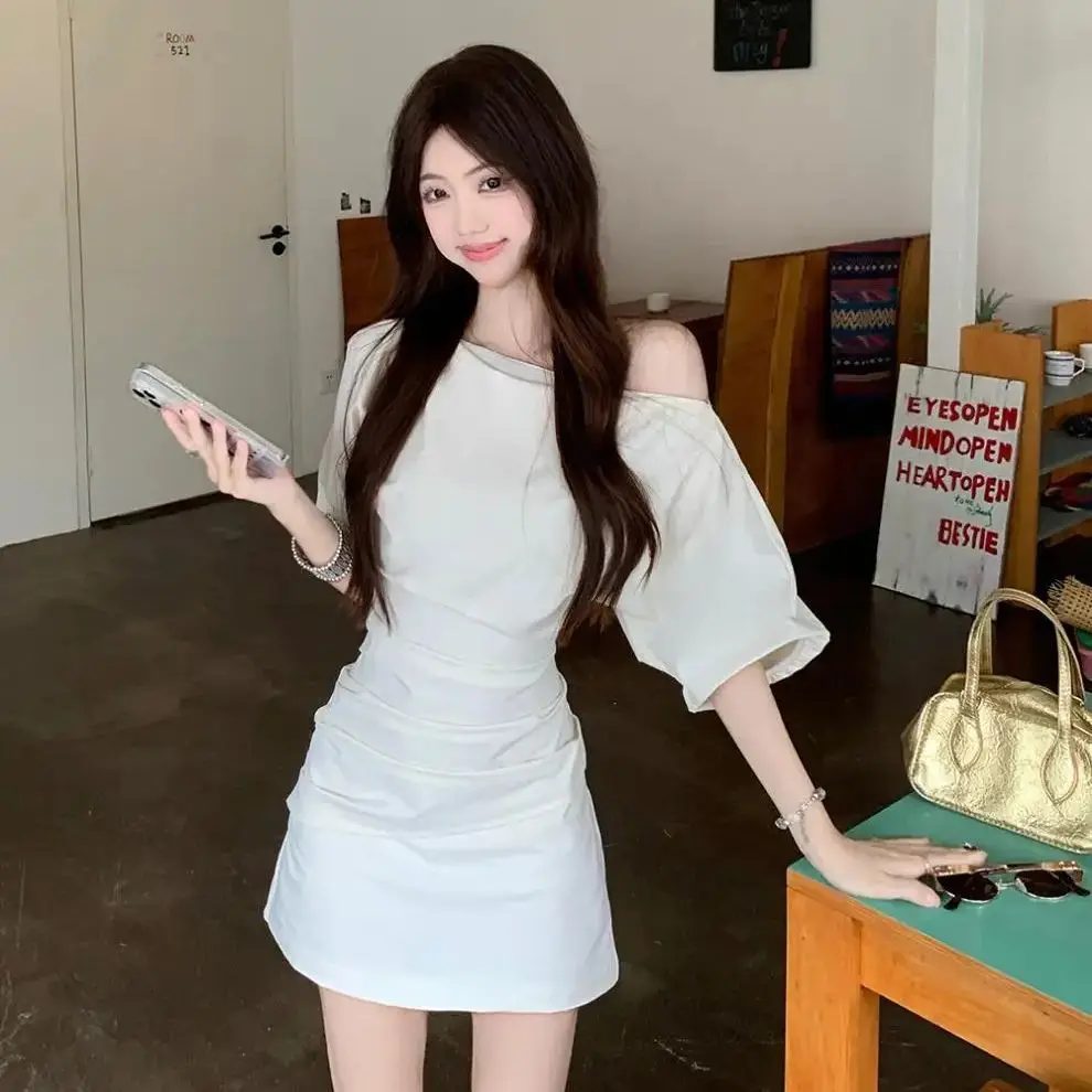 2025 Women's New Solid Color Style Slant Shoulder Short Skirt Summer French Dress
2025 Women's New Solid Color Style Slant Shoulder Short Skirt Summer French Dress