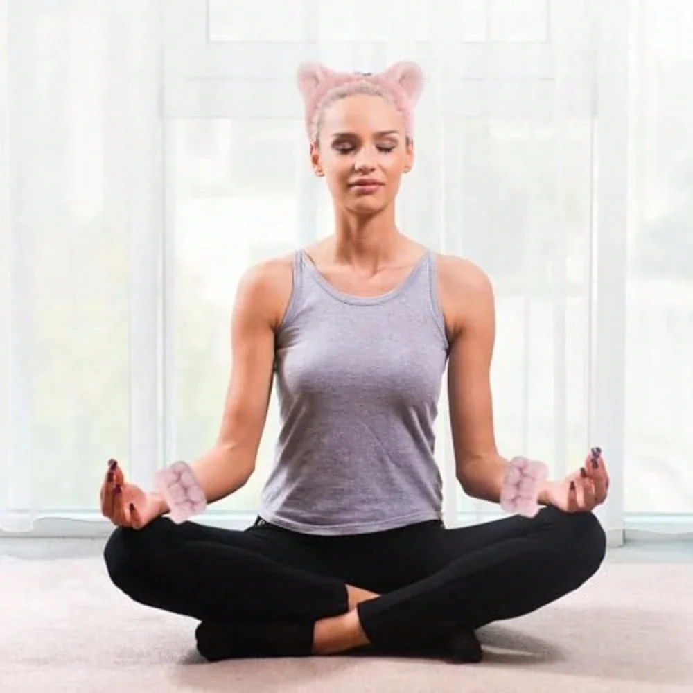 3pcs Pink Cat Ear Headband And Wristband Set For Face Washing Skincare Makeup
3pcs Pink Cat Ear Headband And Wristband Set For Face Washing Skincare Makeup