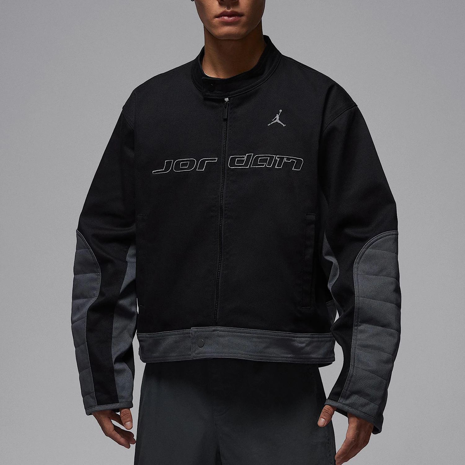 Оригинальная мужская спортивная куртка Nike JORDAN с воротником-стойкой и вставками HV1049-010
Оригинальная мужская спортивная куртка Nike JORDAN с воротником-стойкой и вставками HV1049-010