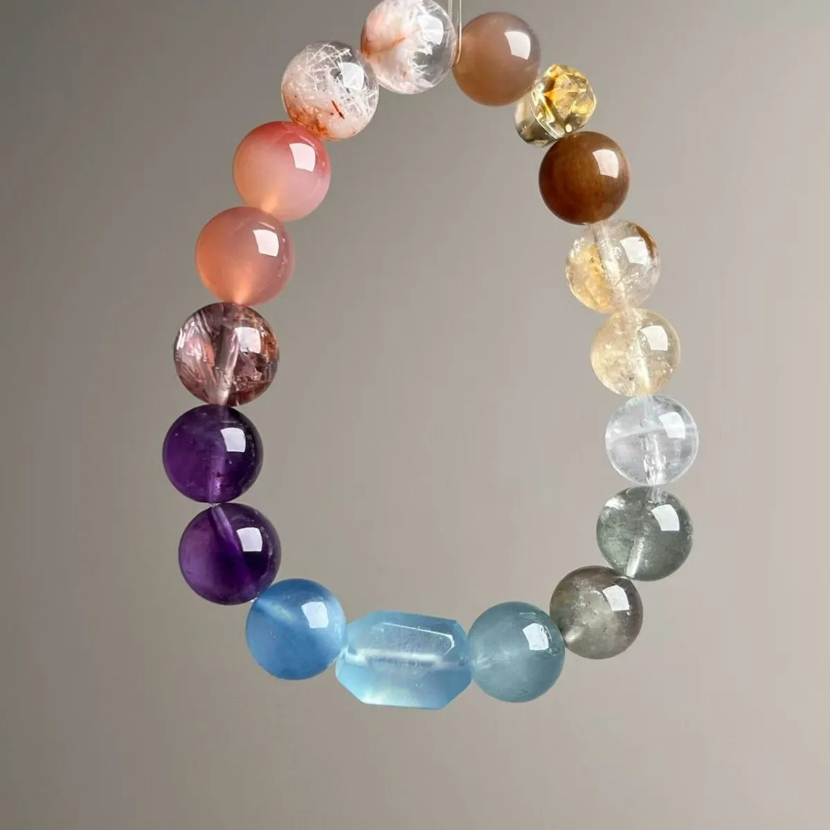 Natural Multi-treasure Crystal Bracelet, Amethyst Sea Blue Treasure Green Ghost Bracelet, Light Luxury, Fashionable and Simple
Natural Multi-treasure Crystal Bracelet, Amethyst Sea Blue Treasure Green Ghost Bracelet, Light Luxury, Fashionable and Simple