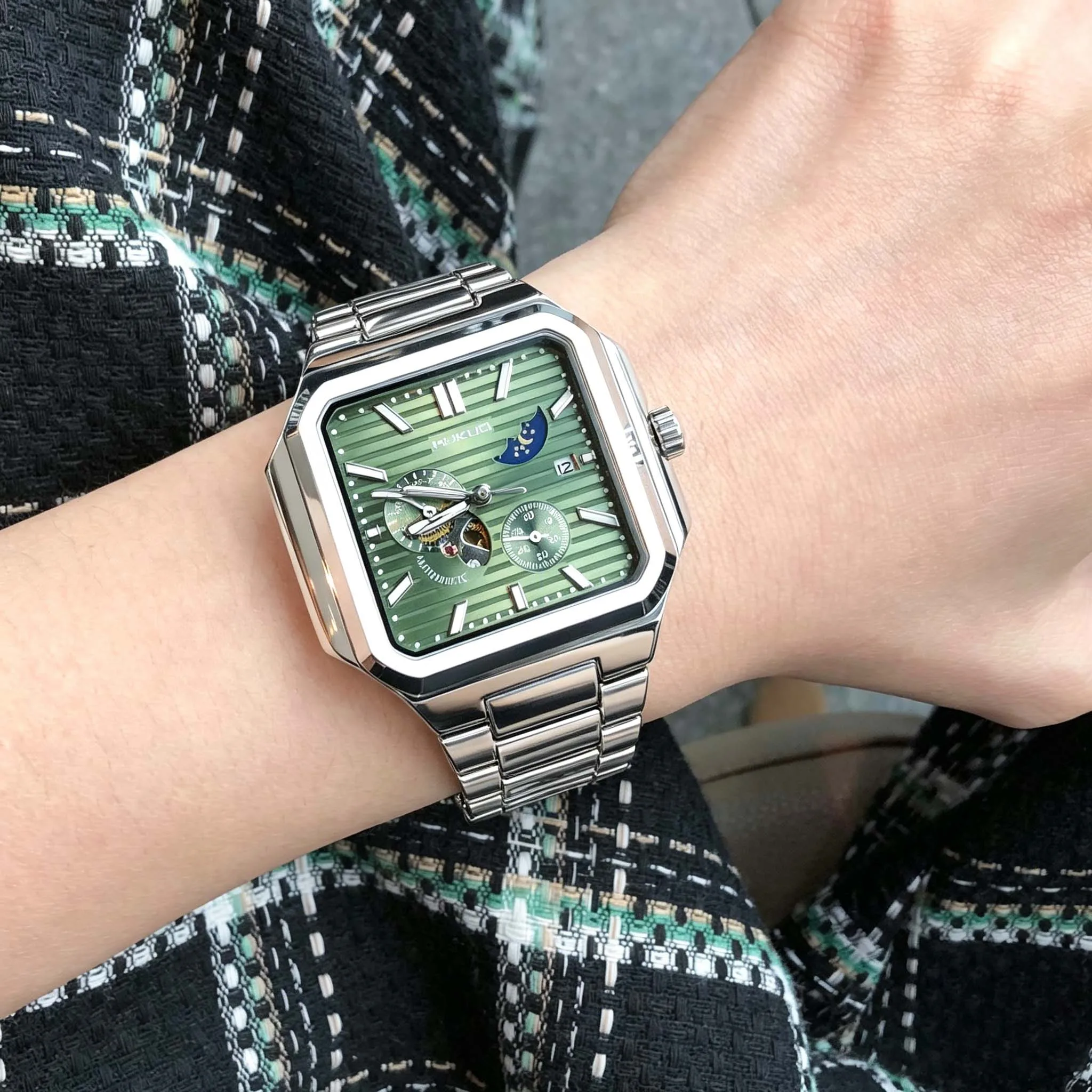 Luxury personalized men's automatic mechanical watch, stainless steel strap, square waterproof casual fashion watch
Luxury personalized men's automatic mechanical watch, stainless steel strap, square waterproof casual fashion watch