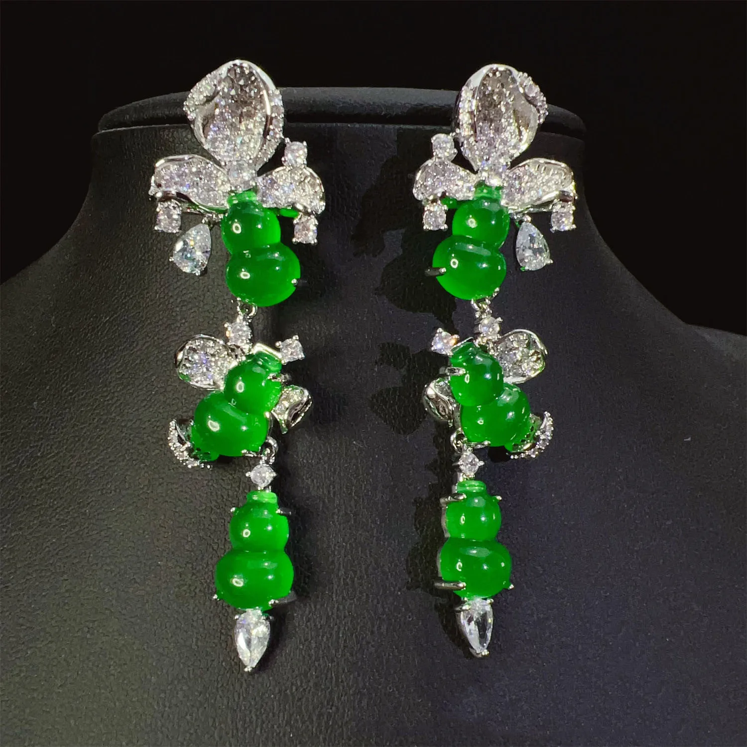 new Chinese style earrings luxury jewelry wedding dinner party long earrings flower gourd green pink purple jewelry gift female
new Chinese style earrings luxury jewelry wedding dinner party long earrings flower gourd green pink purple jewelry gift female