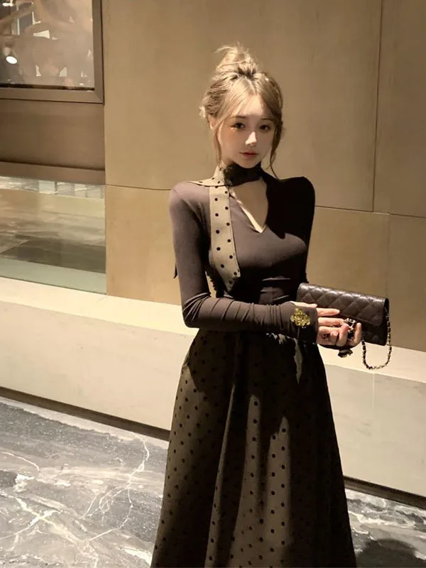 Fashionable Hepburn Style Color T-Shirt Top And Polka Dot Skirt Long Dress Set Autumn 2025 Women's Casual Wear
Fashionable Hepburn Style Color T-Shirt Top And Polka Dot Skirt Long Dress Set Autumn 2025 Women's Casual Wear
