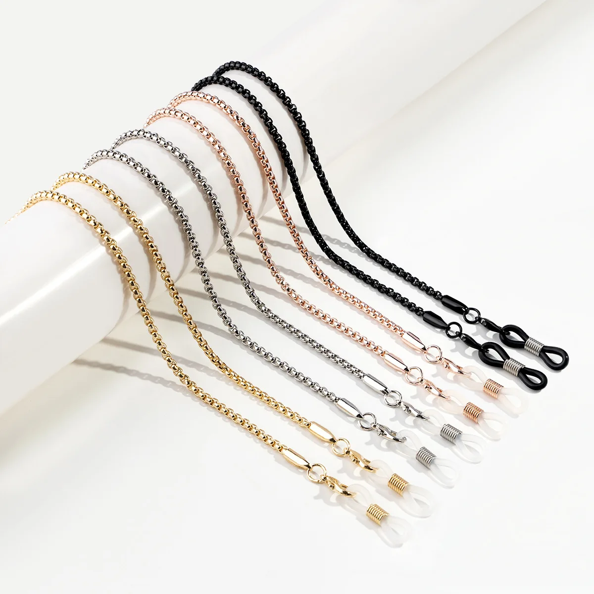 Simple metal eyeglass chain for both men and women, long collarbone chain that does not fade, neck hanging, anti slip hanging ch
Simple metal eyeglass chain for both men and women, long collarbone chain that does not fade, neck hanging, anti slip hanging ch