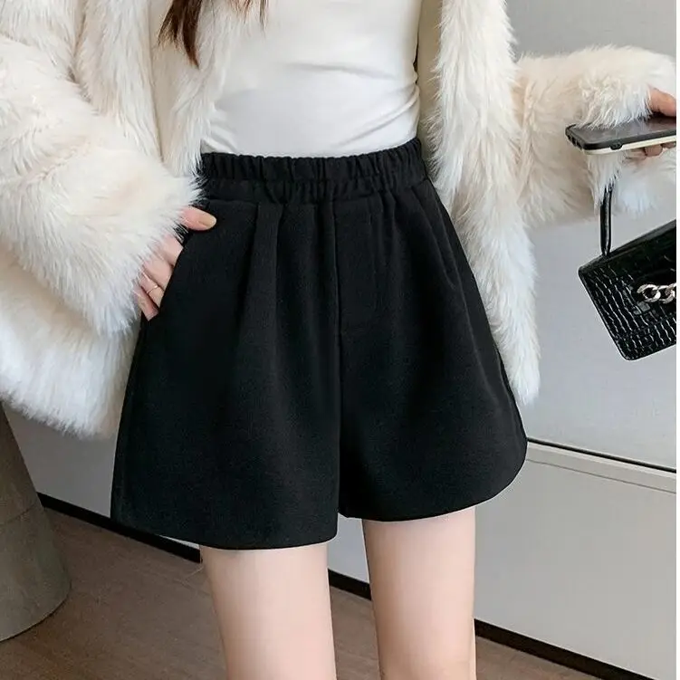 Streetwear Women Fashion A-line Shorts Vintage High Waist Zipper Gold Button Elegant Suit Female Short Pants LX533
Streetwear Women Fashion A-line Shorts Vintage High Waist Zipper Gold Button Elegant Suit Female Short Pants LX533