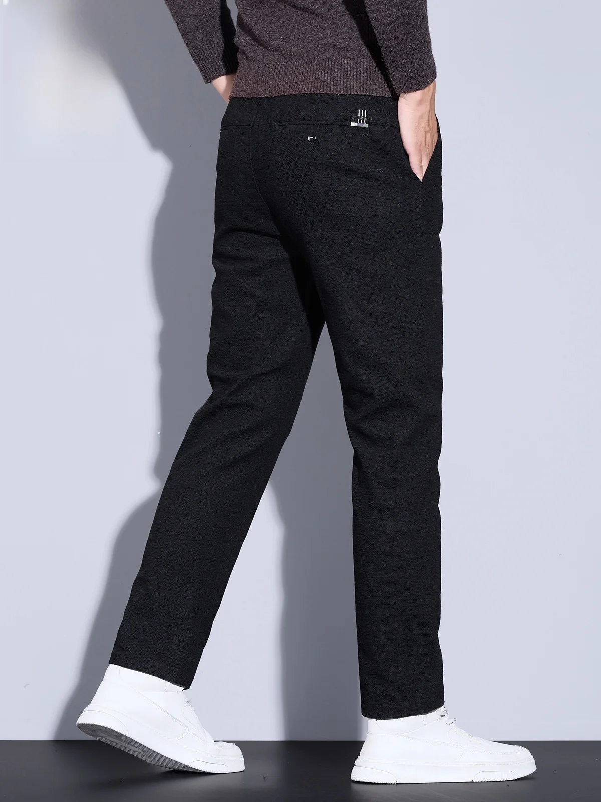 Мужские повседневные брюки узкого кроя, весна 2024, модные, стильные, прямые, длинные брюки, молодежные, энергичные, из смесового хлопка
Мужские повседневные брюки узкого кроя, весна 2024, модные, стильные, прямые, длинные брюки, молодежные, энергичные, из смесового хлопка