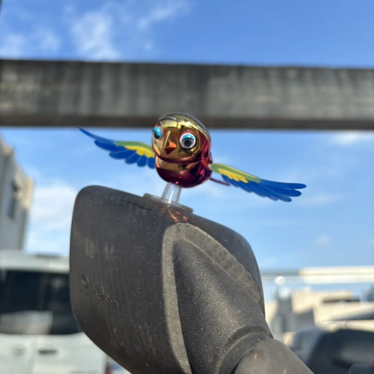 Flying bird motorcycle car creative ornament wind plug-in car decoration simulation bird feng shui ornament cute car accessories
Flying bird motorcycle car creative ornament wind plug-in car decoration simulation bird feng shui ornament cute car accessories