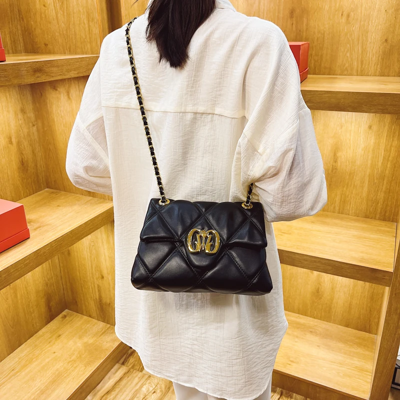 Элегантная женская кожаная сумка Классическая роскошная сумка через плечо Дизайнерская сумка через плечо для стильных повседневных нарядов
Элегантная женская кожаная сумка Классическая роскошная сумка через плечо Дизайнерская сумка через плечо для стильных повседневных нарядов