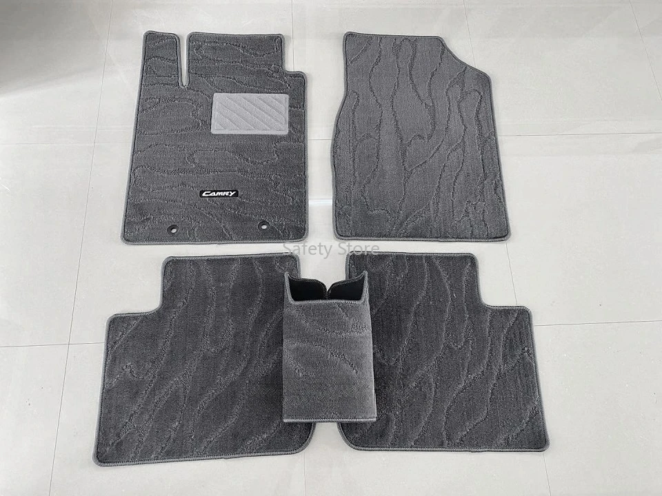 Suitable for Toyota Camry 2.2/2.4 floor mats 97,99,02,05 carpet style special foot mats
Suitable for Toyota Camry 2.2/2.4 floor mats 97,99,02,05 carpet style special foot mats