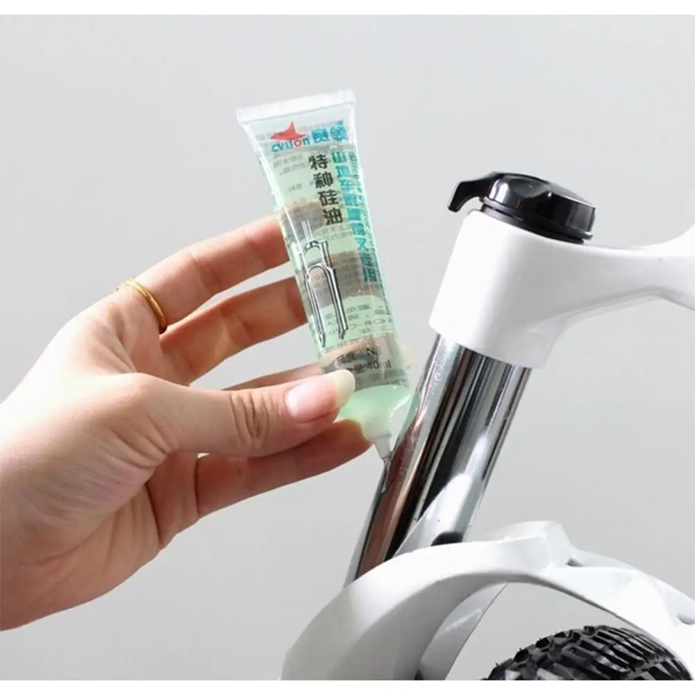 Suspension Oil MTB Bike Fork Tube Lubricating Degreaser Anti-Rust Cycling Bicycle Lubrication Oil Maintain Repair Tool Accessory
Suspension Oil MTB Bike Fork Tube Lubricating Degreaser Anti-Rust Cycling Bicycle Lubrication Oil Maintain Repair Tool Accessory