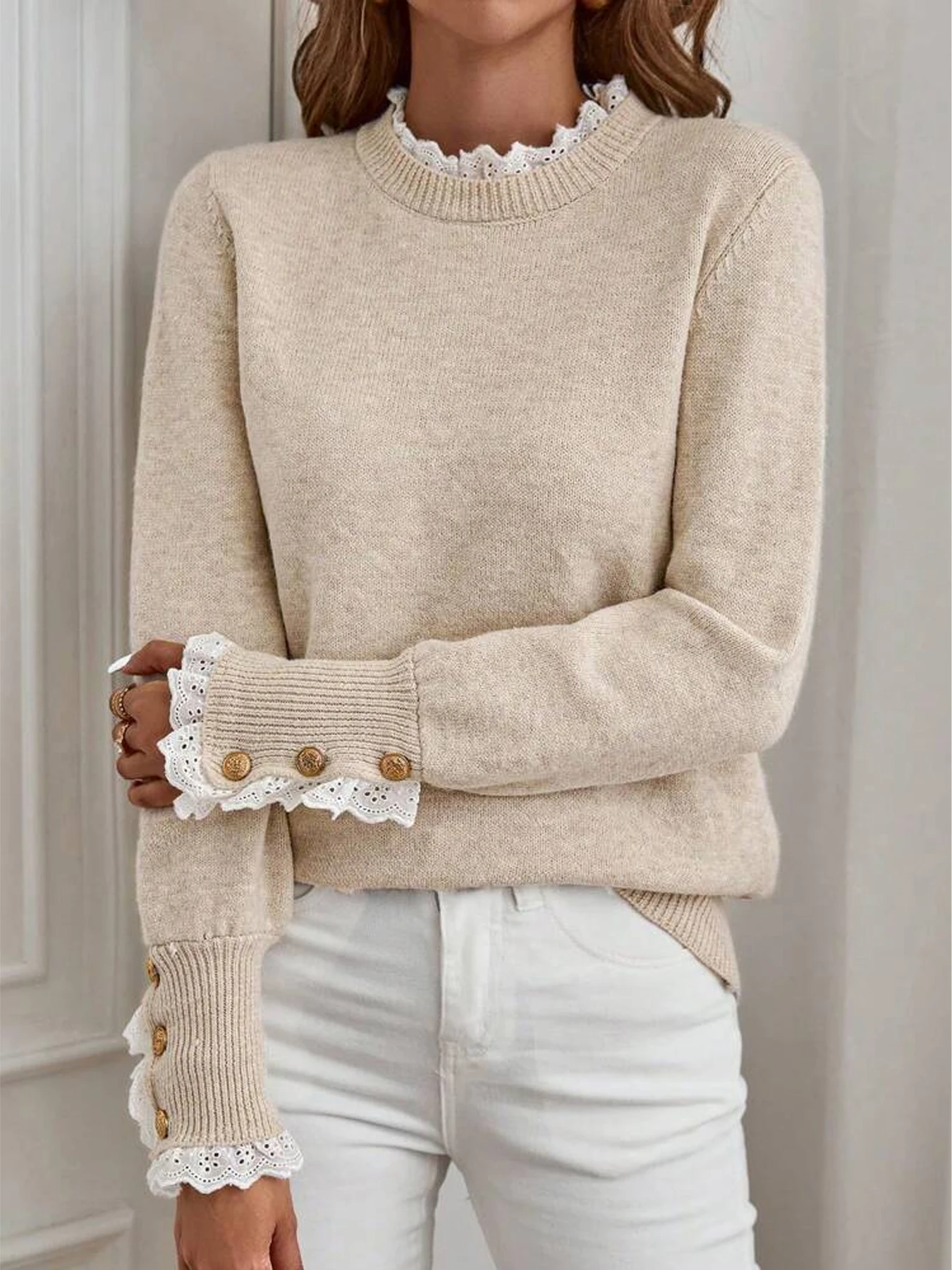 Autumn and winter women's lace decoration round neck long sleeved knitted sweater
Autumn and winter women's lace decoration round neck long sleeved knitted sweater