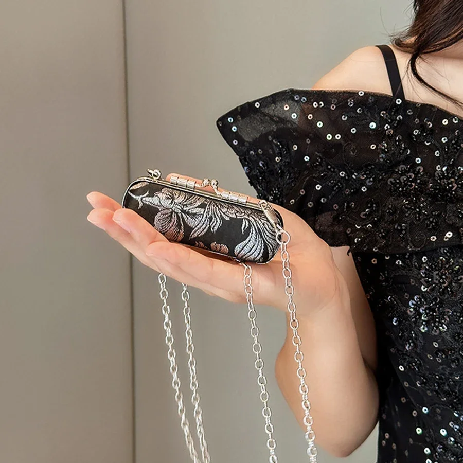 Модные сумки Cheongsam для женщин, дизайнерская сумка через плечо с элементами Han, сумка-цепочка, сумка для губной помады высокого качества
Модные сумки Cheongsam для женщин, дизайнерская сумка через плечо с элементами Han, сумка-цепочка, сумка для губной помады высокого качества