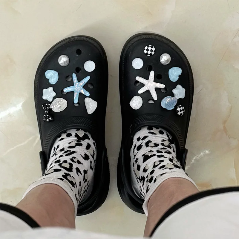 Cute Sea Shell Ocean Theme Shoe Charms DIY for Clogs Accessories Color Detachable buckle Slide Sandals Gardens Beach Shoes Clogs
Cute Sea Shell Ocean Theme Shoe Charms DIY for Clogs Accessories Color Detachable buckle Slide Sandals Gardens Beach Shoes Clogs