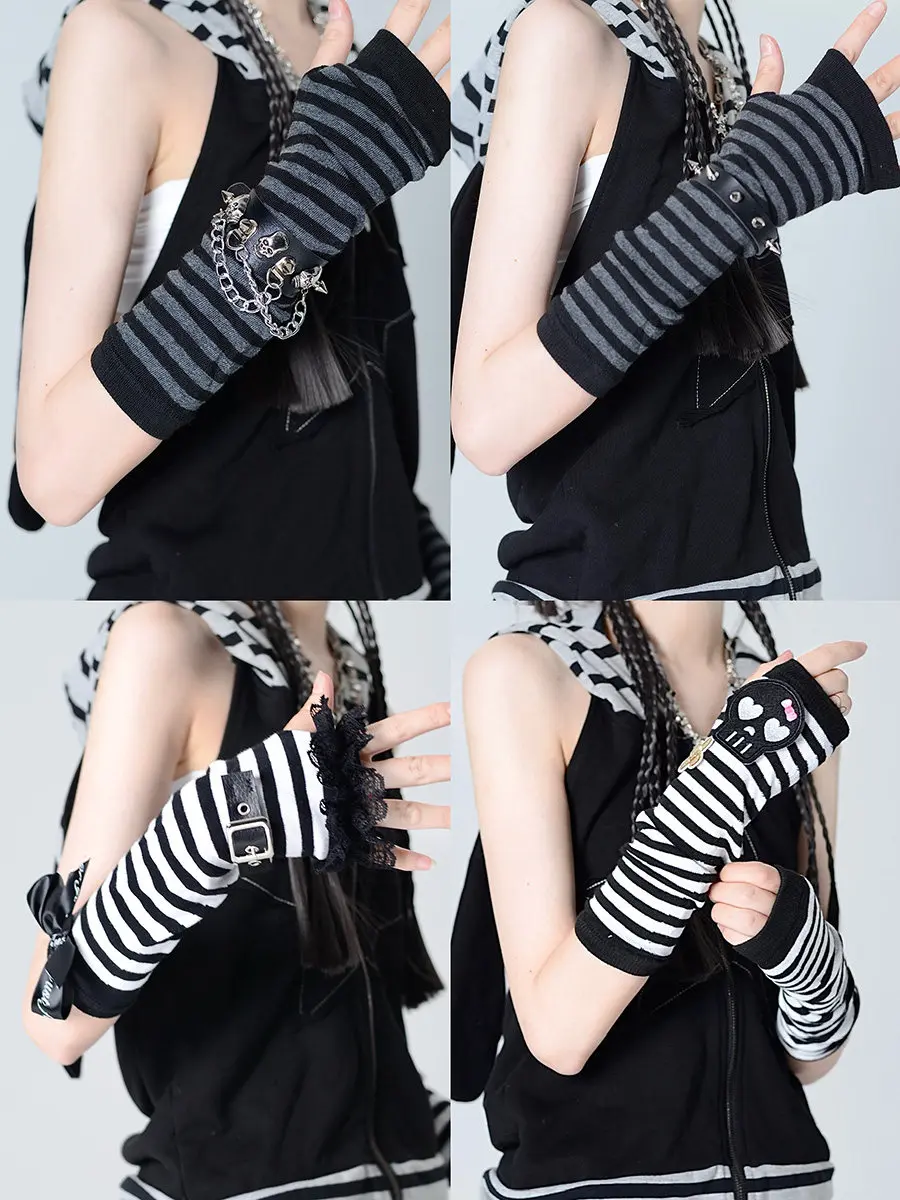 Harajuku Dark Chain Hand Sleeves Jk Y2k Cool Leather Buckle Striped Sleeves Sun Protection Finger Gloves for Women
Harajuku Dark Chain Hand Sleeves Jk Y2k Cool Leather Buckle Striped Sleeves Sun Protection Finger Gloves for Women