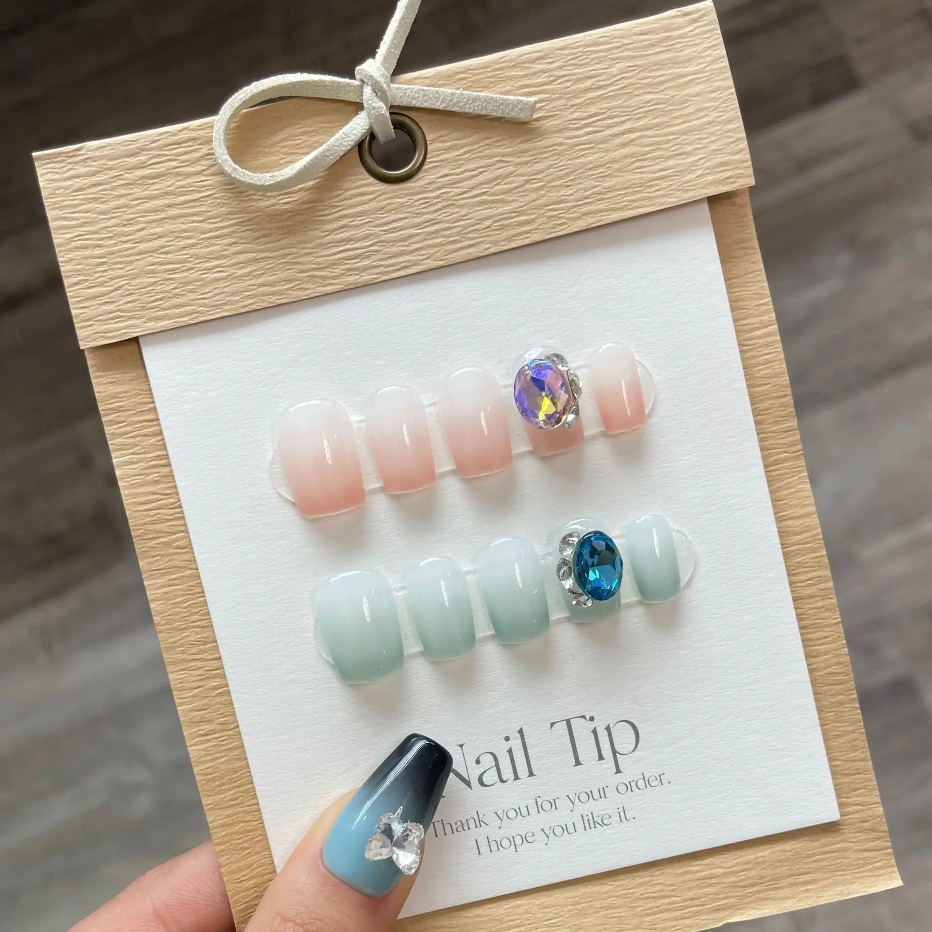10 PCS Luxury Handmade Press on Nails Short Trapezoid Lovebirds Design False Nails with 4-PIECE Tool Adhesive Nail Glue Tabs
10 PCS Luxury Handmade Press on Nails Short Trapezoid Lovebirds Design False Nails with 4-PIECE Tool Adhesive Nail Glue Tabs