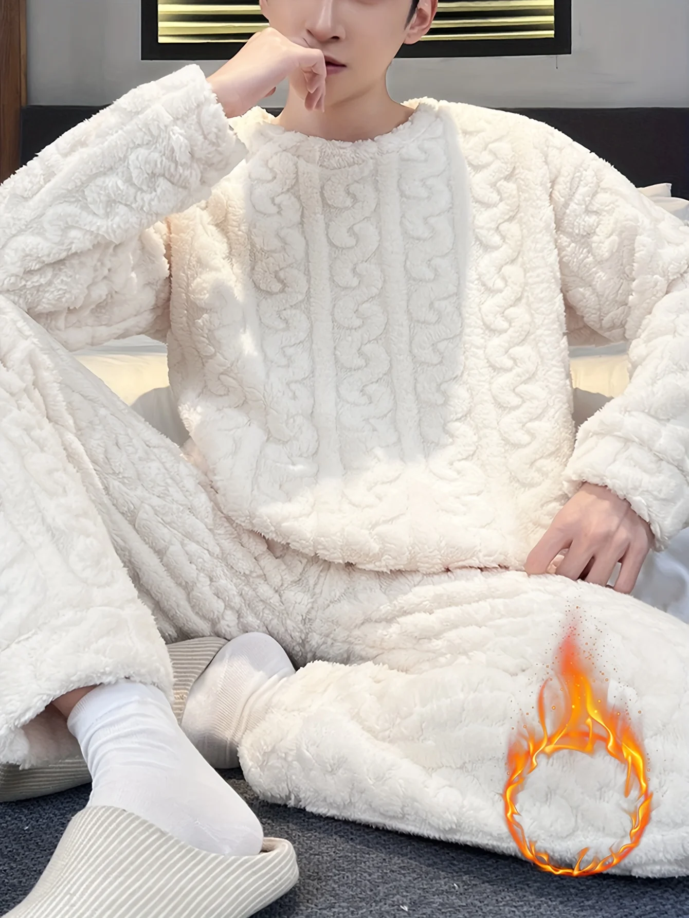 Men's fleece pajama set, featuring a white long-sleeve top and matching long pants, comfortable loungewear
Men's fleece pajama set, featuring a white long-sleeve top and matching long pants, comfortable loungewear