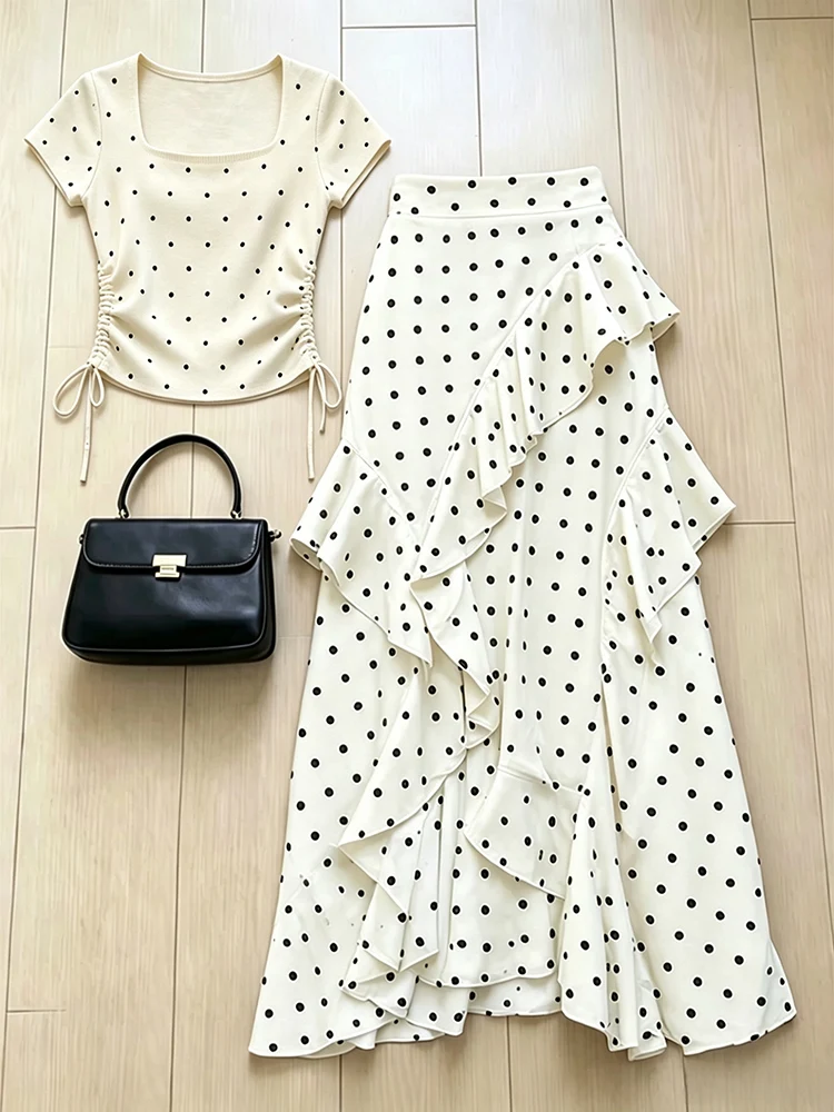 Sweet V-Neck Polka Dot Short Sleeve T-Shirt And Half Skirt Set High Waist Flounce Summer New Style Two-Piece Women's Fashion ...
Sweet V-Neck Polka Dot Short Sleeve T-Shirt And Half Skirt Set High Waist Flounce Summer New Style Two-Piece Women's Fashion ...