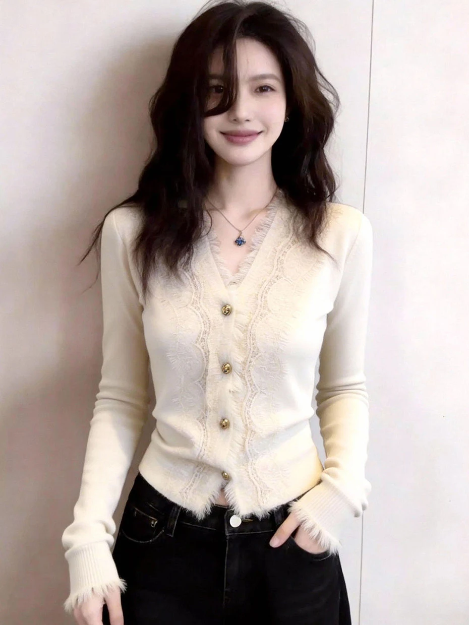 Chic Light Maturity Style Women's Long Sleeve V-Neck Soft Cozy T-Shirt Apricot Color Early Spring Fashion Gentle Quality
Chic Light Maturity Style Women's Long Sleeve V-Neck Soft Cozy T-Shirt Apricot Color Early Spring Fashion Gentle Quality