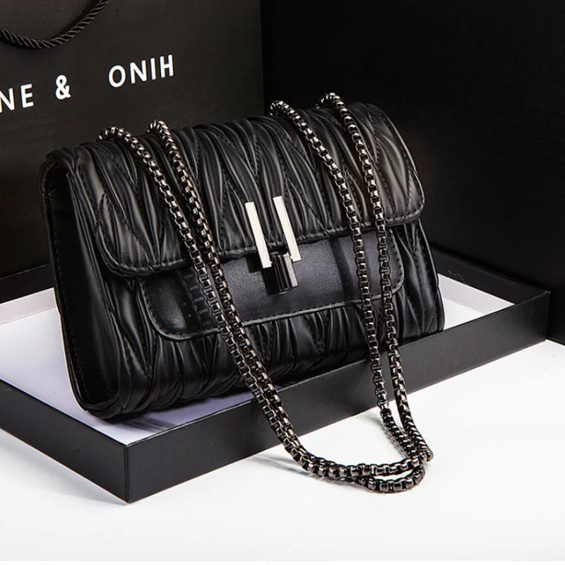 Модная сумка на цепочке, маленькая сумка через плечо для женщин, универсальная стильная сумка на одно плечо, дизайнерская кожаная сумка высокого качества
Модная сумка на цепочке, маленькая сумка через плечо для женщин, универсальная стильная сумка на одно плечо, дизайнерская кожаная сумка высокого качества