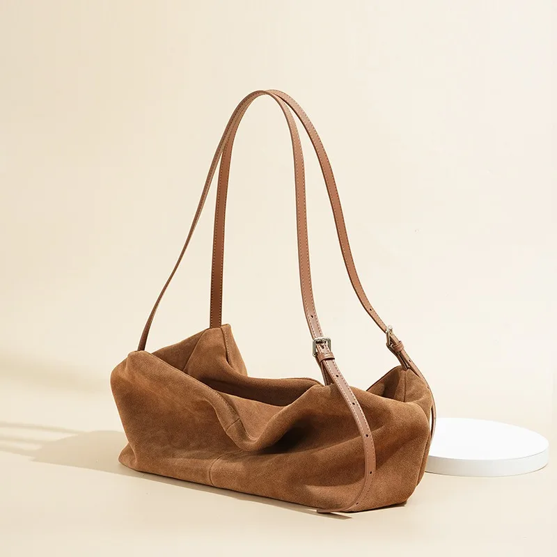 Designer Luxury Pillow Bag Women 2025 New High Quality Suede Large Capacity Shoulder Bag Exquisite Elegant Minimalist Tote Bag
Designer Luxury Pillow Bag Women 2025 New High Quality Suede Large Capacity Shoulder Bag Exquisite Elegant Minimalist Tote Bag