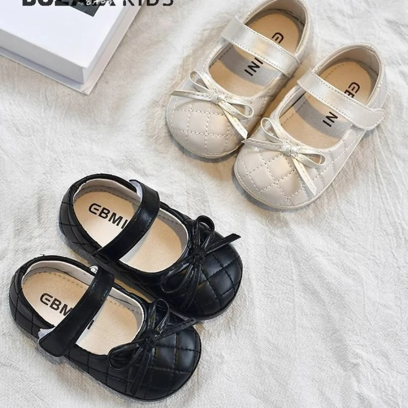 Fashion Leather Shoe Versatile Comfort Casual Girl Shoes Simple New Kid Shoe Soft Soled Comfort Sandals Flat Sweet Princess Shoe
Fashion Leather Shoe Versatile Comfort Casual Girl Shoes Simple New Kid Shoe Soft Soled Comfort Sandals Flat Sweet Princess Shoe