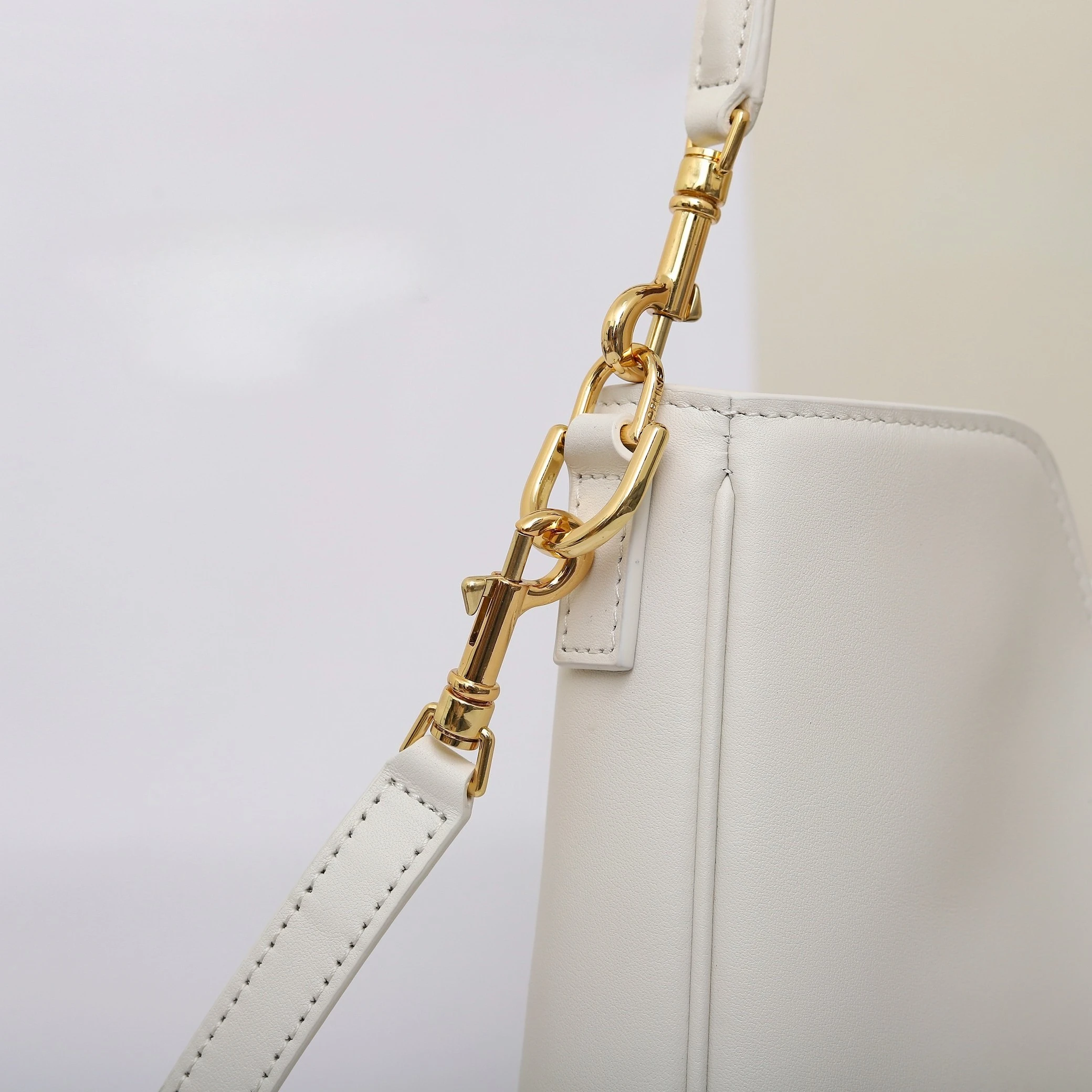 Genuine Leather Soft New Luxury Ladies Designer Bags High Quality Crossbody Bags for Women 2026 Fashion Brand Shoulder Bags
Genuine Leather Soft New Luxury Ladies Designer Bags High Quality Crossbody Bags for Women 2026 Fashion Brand Shoulder Bags