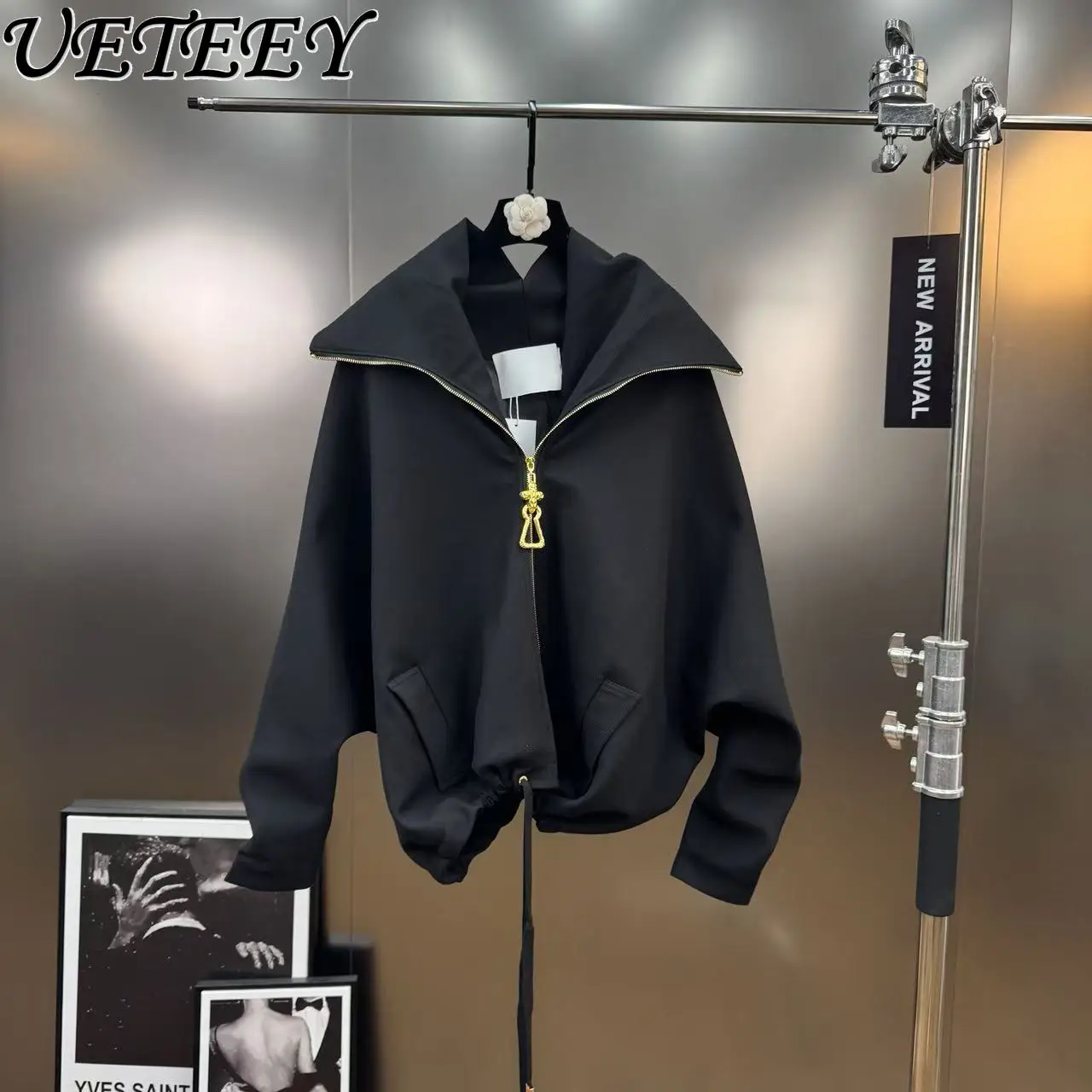 Spring and Autumn Fashionable Elegant Lapel Zipper Long Sleeve Coat Loose Solid Color Versatile Short Sweatshirt Jacket
Spring and Autumn Fashionable Elegant Lapel Zipper Long Sleeve Coat Loose Solid Color Versatile Short Sweatshirt Jacket