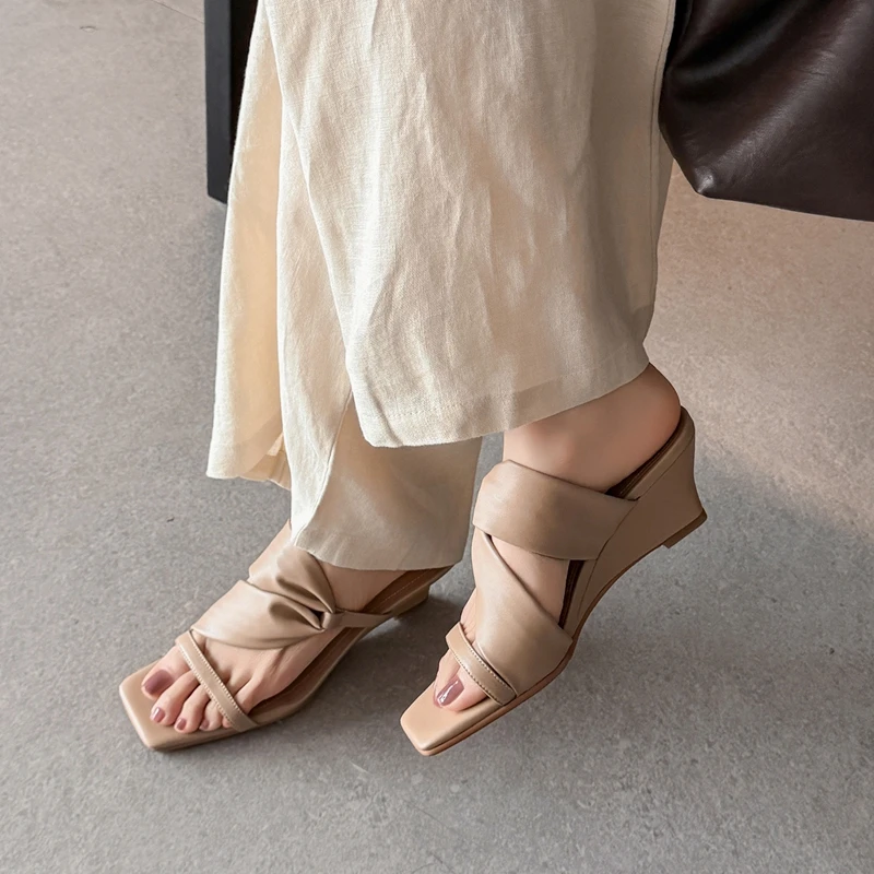 Women's new summer leather sheepskin satin wedge heel high-heeled open toe comfortable fish mouth shoes fashion slippers
Women's new summer leather sheepskin satin wedge heel high-heeled open toe comfortable fish mouth shoes fashion slippers