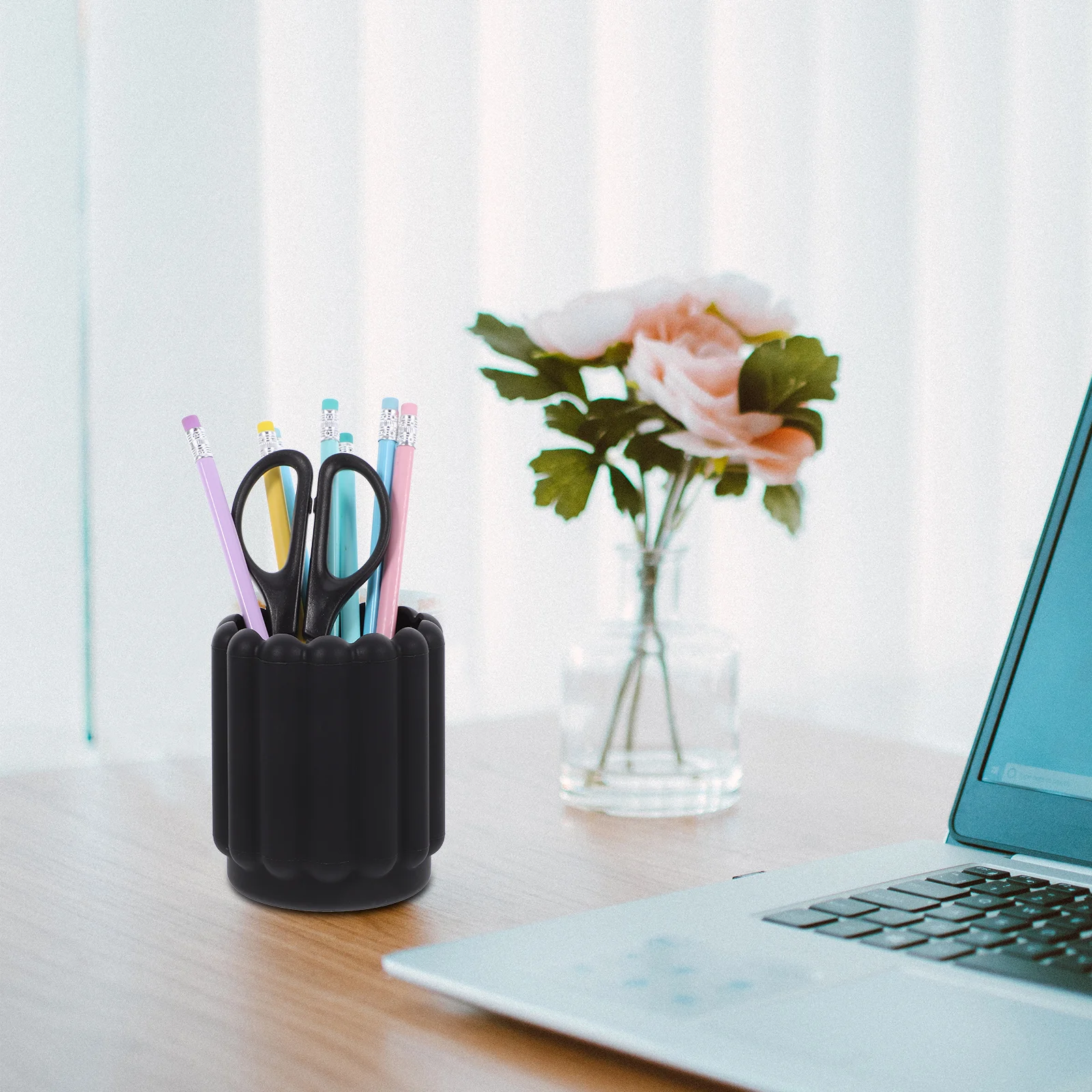 1pc Black Silicone Pen Holder Simple Style Desk Organizer Stationery Cup Easy Clean Non Deform Suitable Office Home
1pc Black Silicone Pen Holder Simple Style Desk Organizer Stationery Cup Easy Clean Non Deform Suitable Office Home