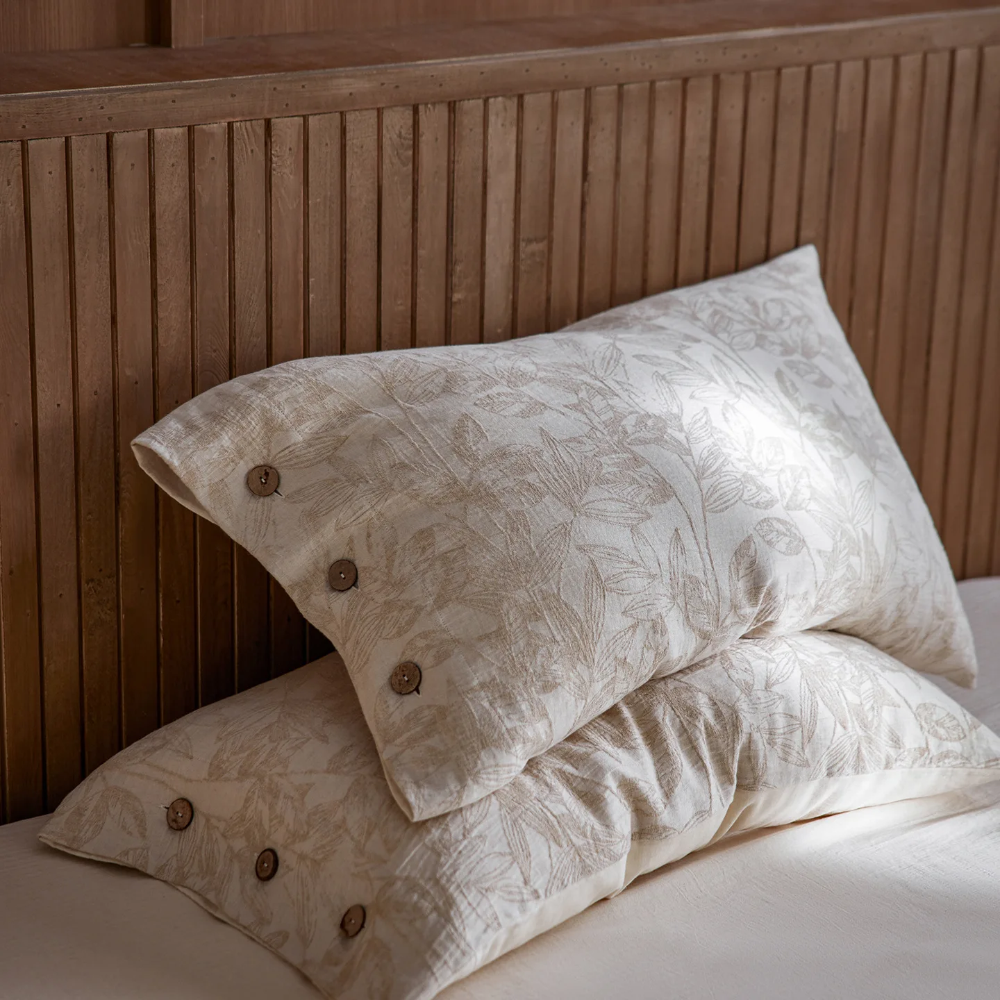 2PCS Cotton Linen Pillowcase Plant Flower Pure Cotton Embroidered Pillow Cover Linen Single Pillow Core Case 48x74cm
2PCS Cotton Linen Pillowcase Plant Flower Pure Cotton Embroidered Pillow Cover Linen Single Pillow Core Case 48x74cm