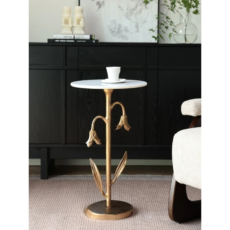 Living room, bedroom, next to the sofa, a few corners, high-end furniture, imported marble art small coffee table
Living room, bedroom, next to the sofa, a few corners, high-end furniture, imported marble art small coffee table